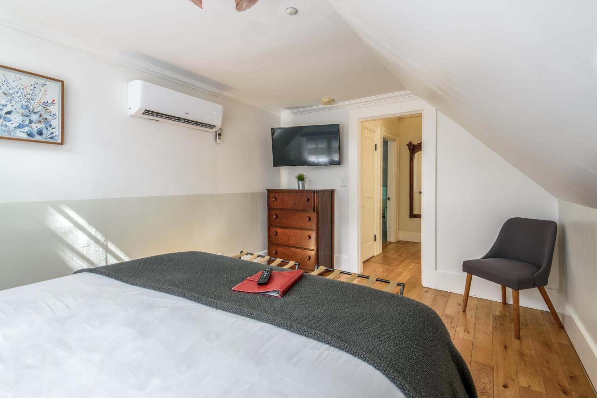 Cedar Gables Inn photo 20
