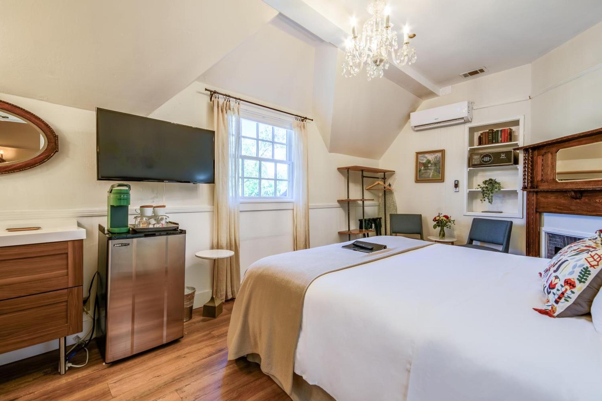 Cedar Gables Inn photo 25