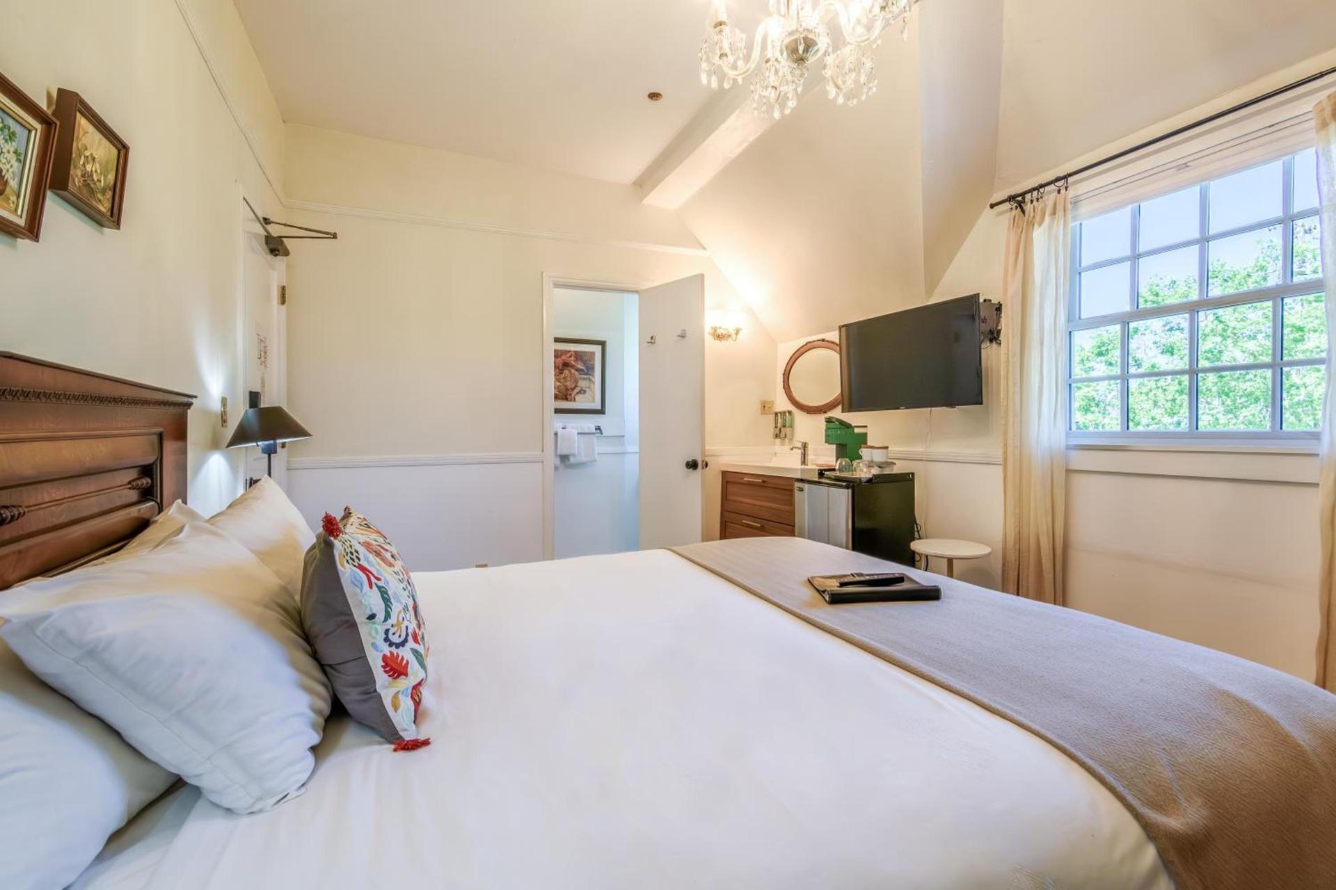 Cedar Gables Inn photo 30