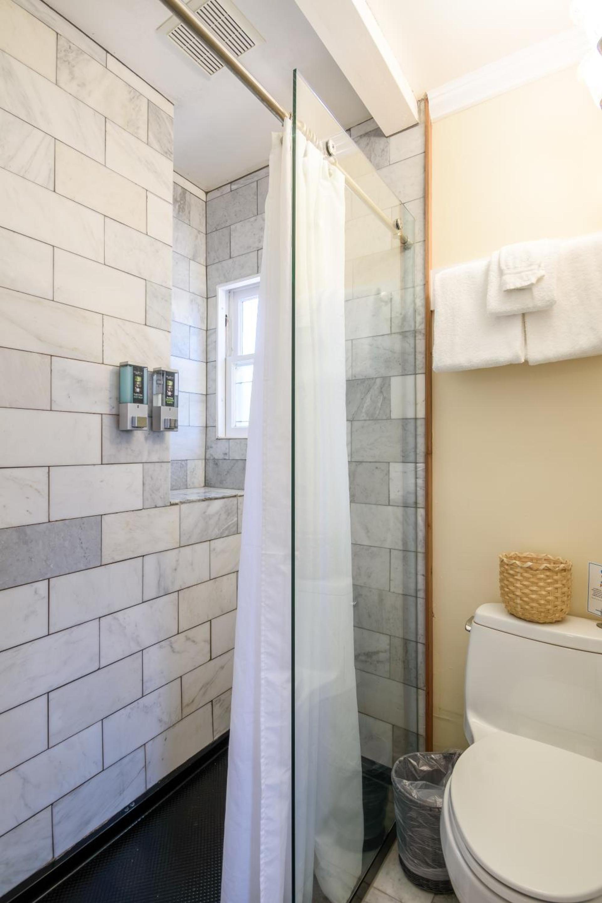 Cedar Gables Inn photo 38