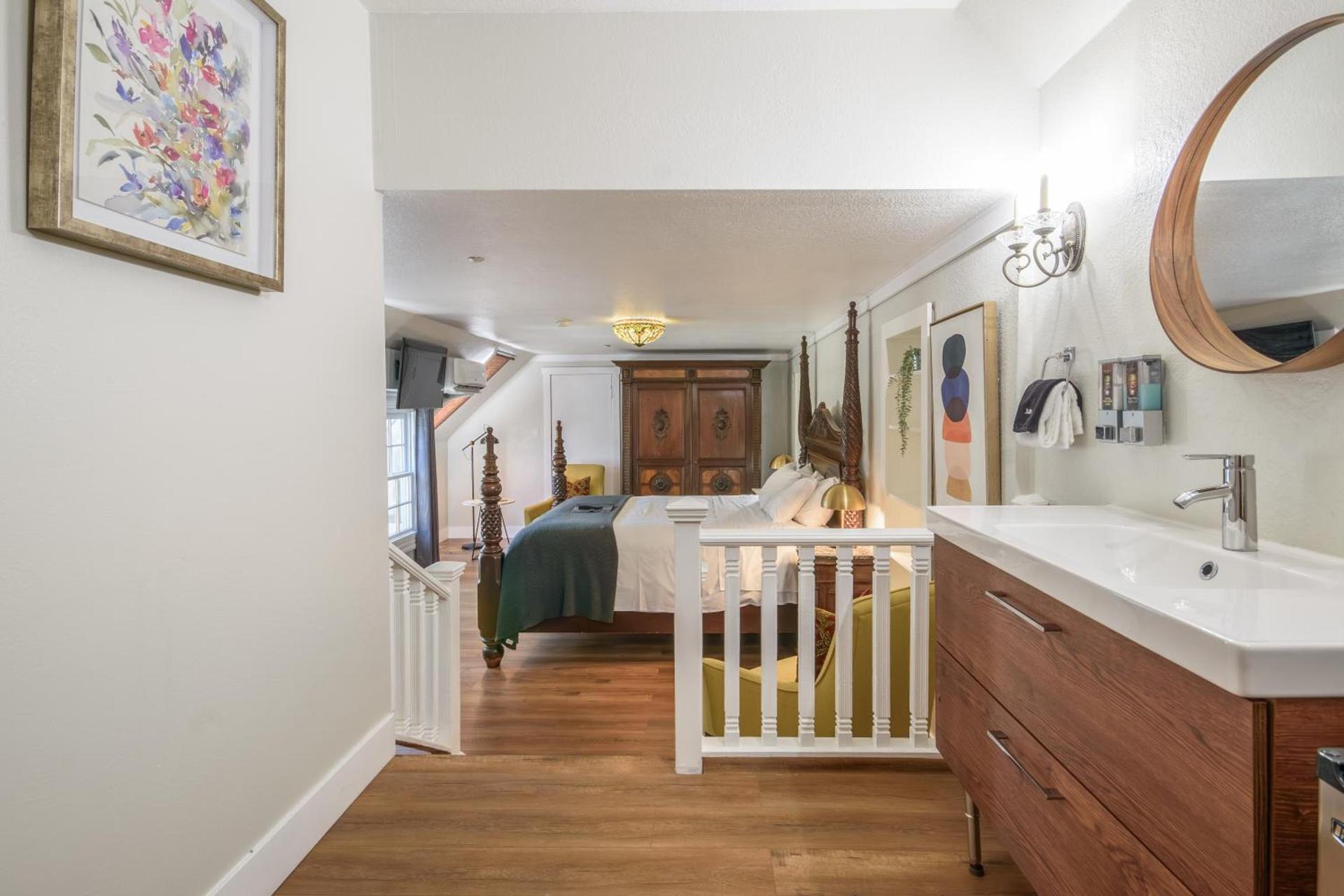 Cedar Gables Inn photo 46