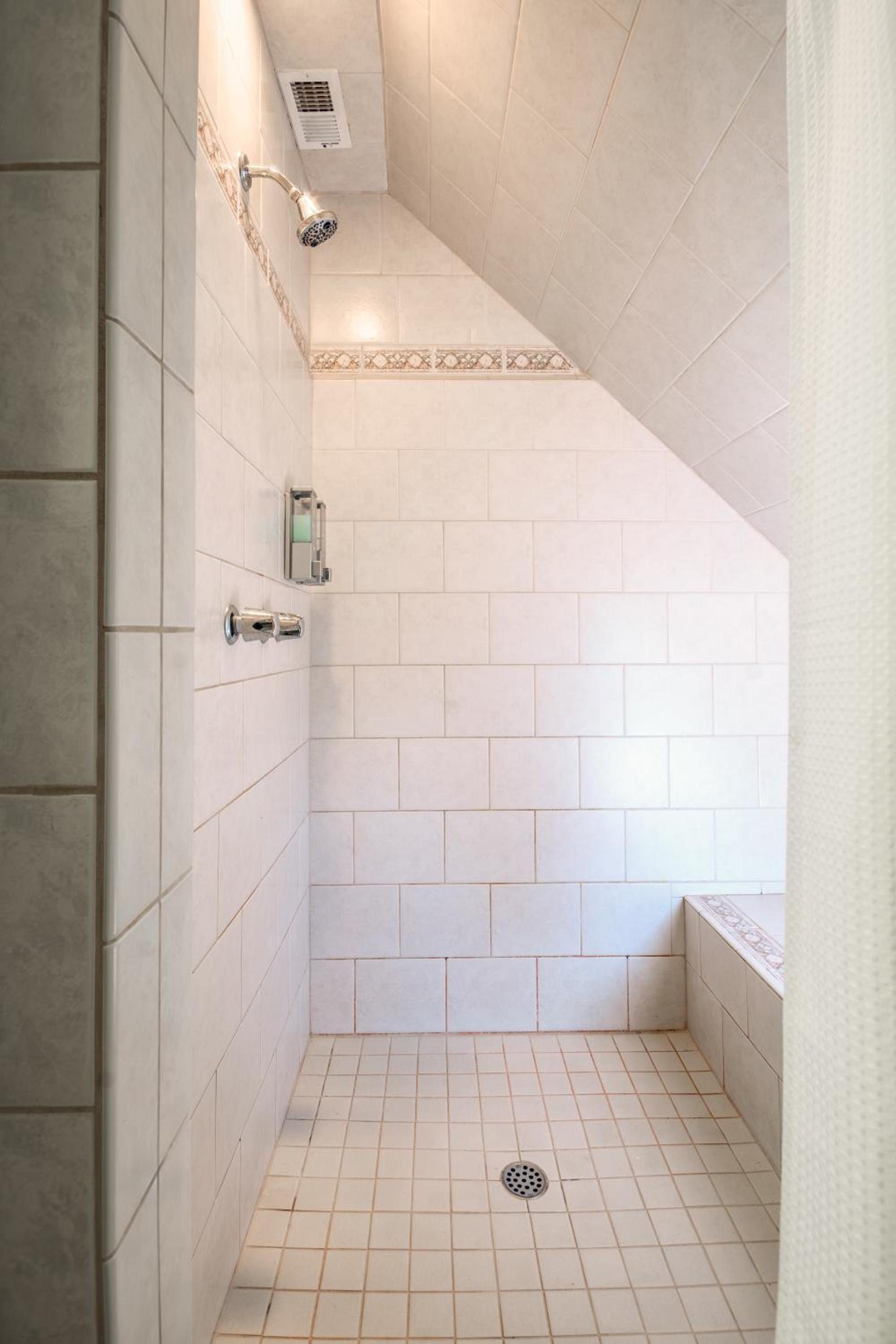 Cedar Gables Inn photo 45