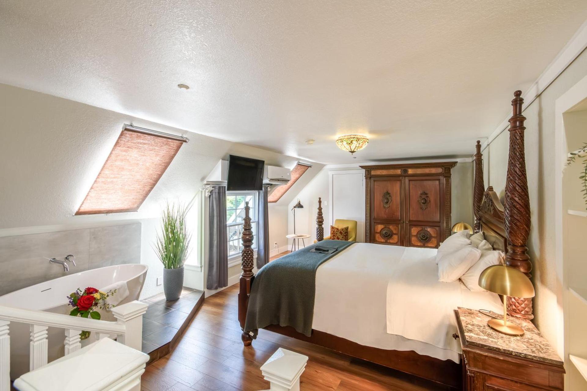 Cedar Gables Inn photo 48