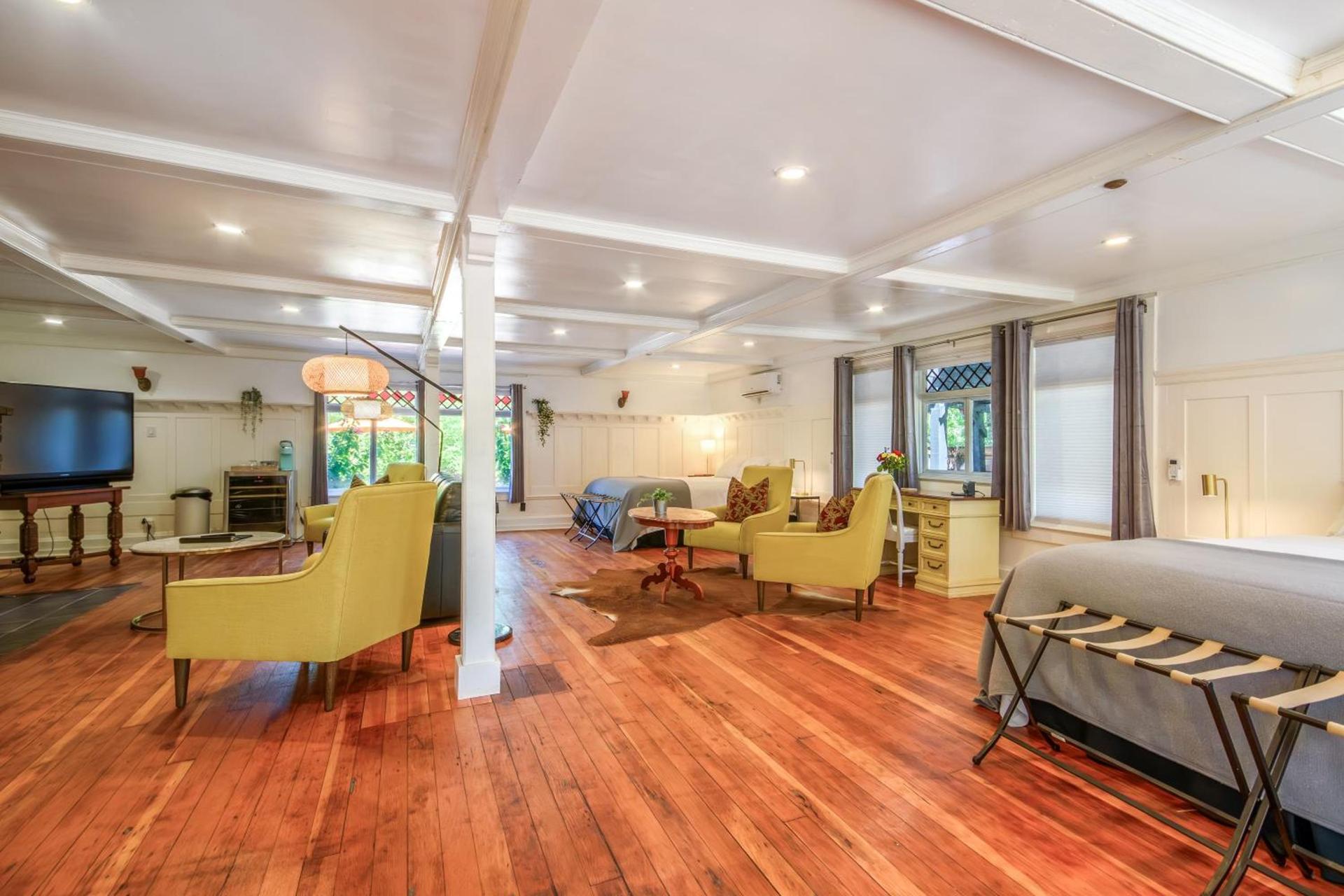 Cedar Gables Inn photo 51