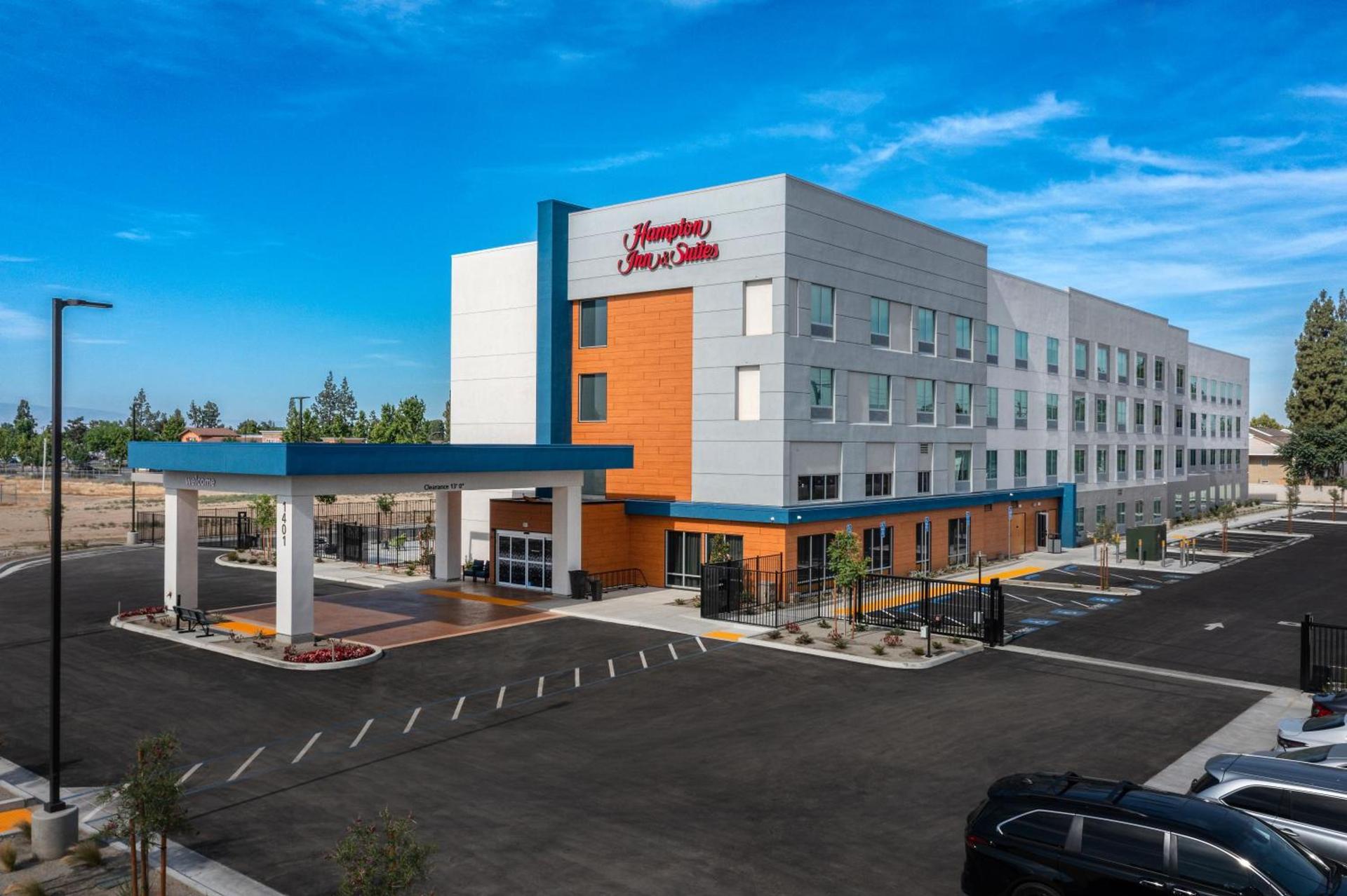 Hampton Inn & Suites Bakersfield Central photo 31