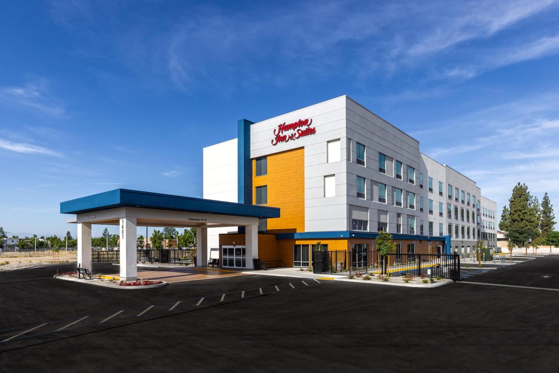 Hampton Inn & Suites Bakersfield Central photo 33