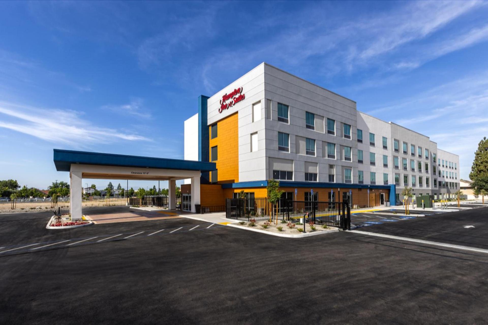 Hampton Inn & Suites Bakersfield Central photo 32