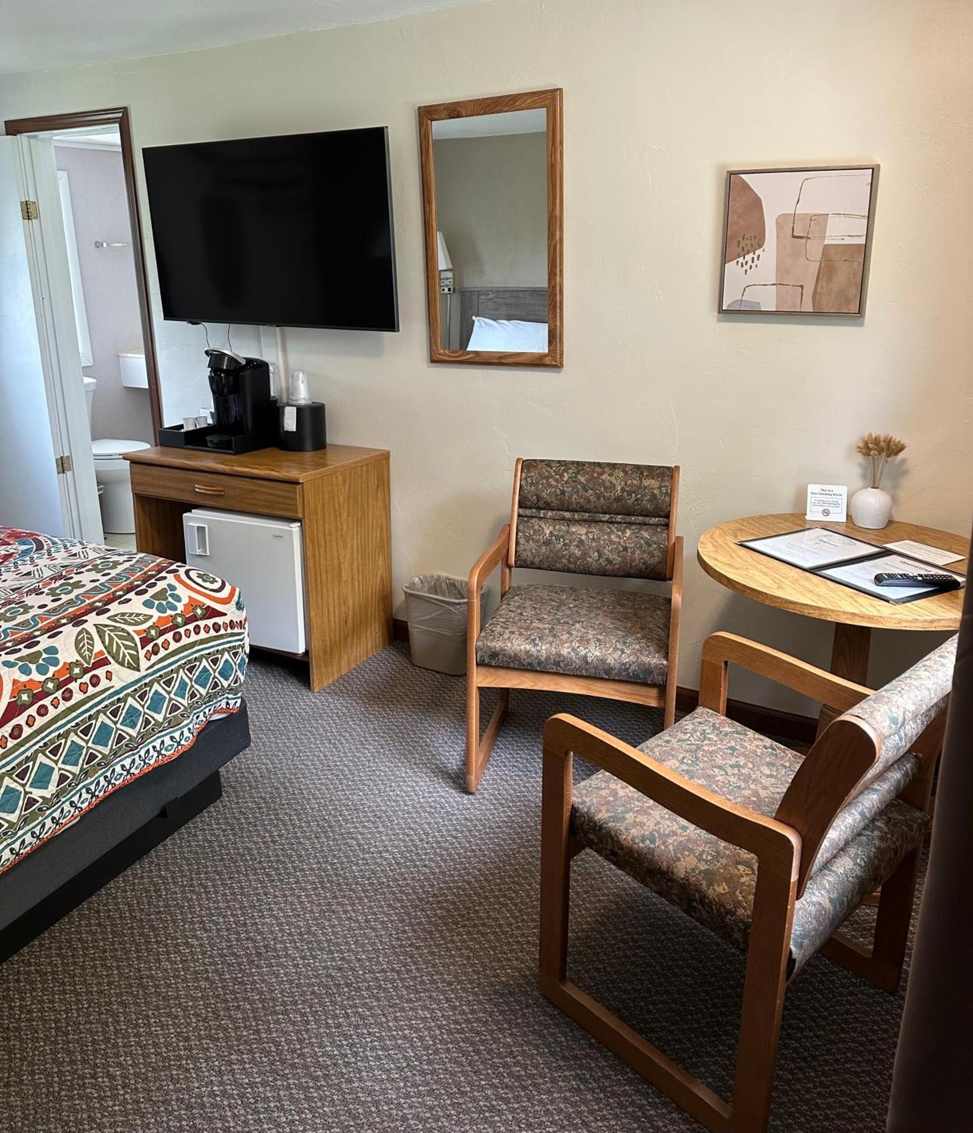 DownTown Inn photo 32