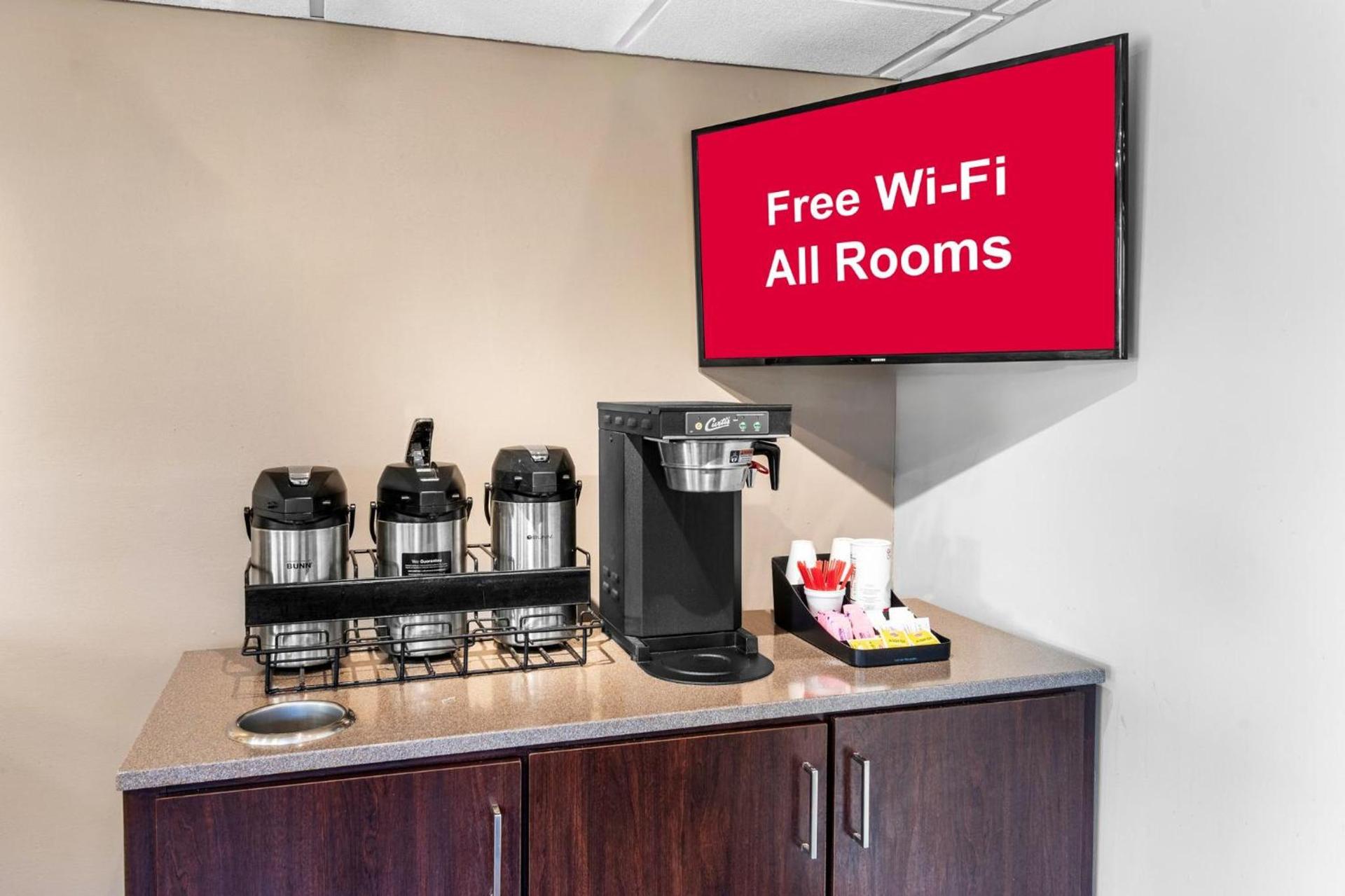Red Roof Inn Indianapolis North - College Park photo 10