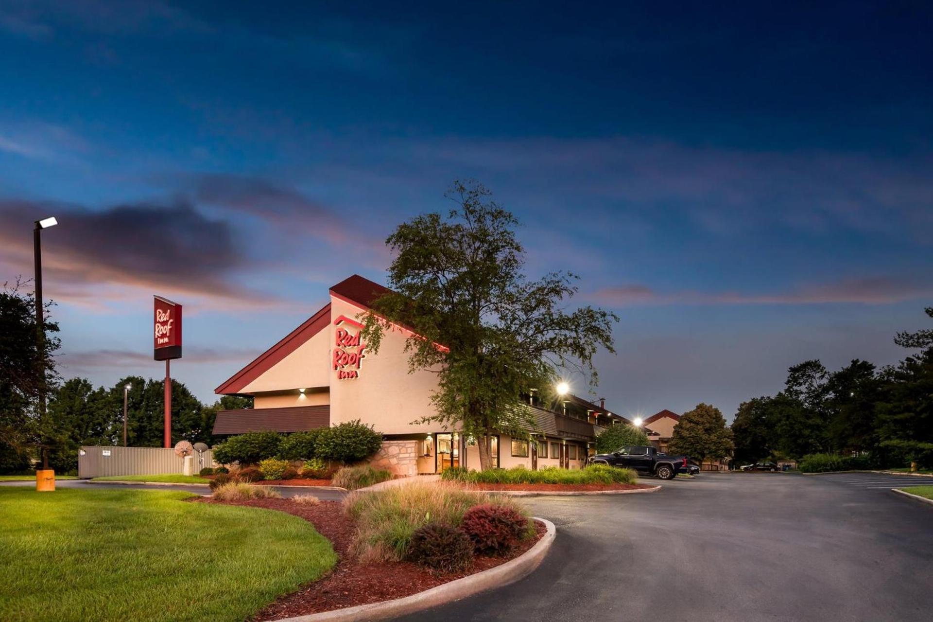 Red Roof Inn Indianapolis North - College Park photo 4