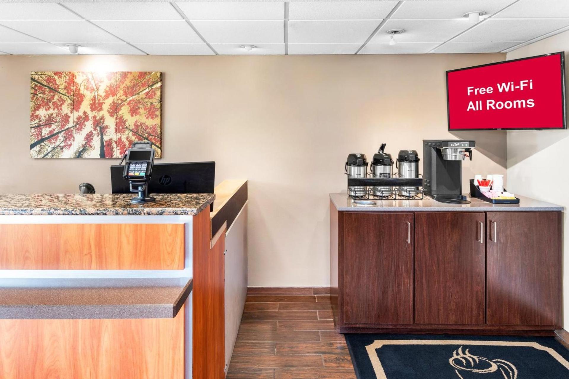 Red Roof Inn Indianapolis North - College Park photo 9