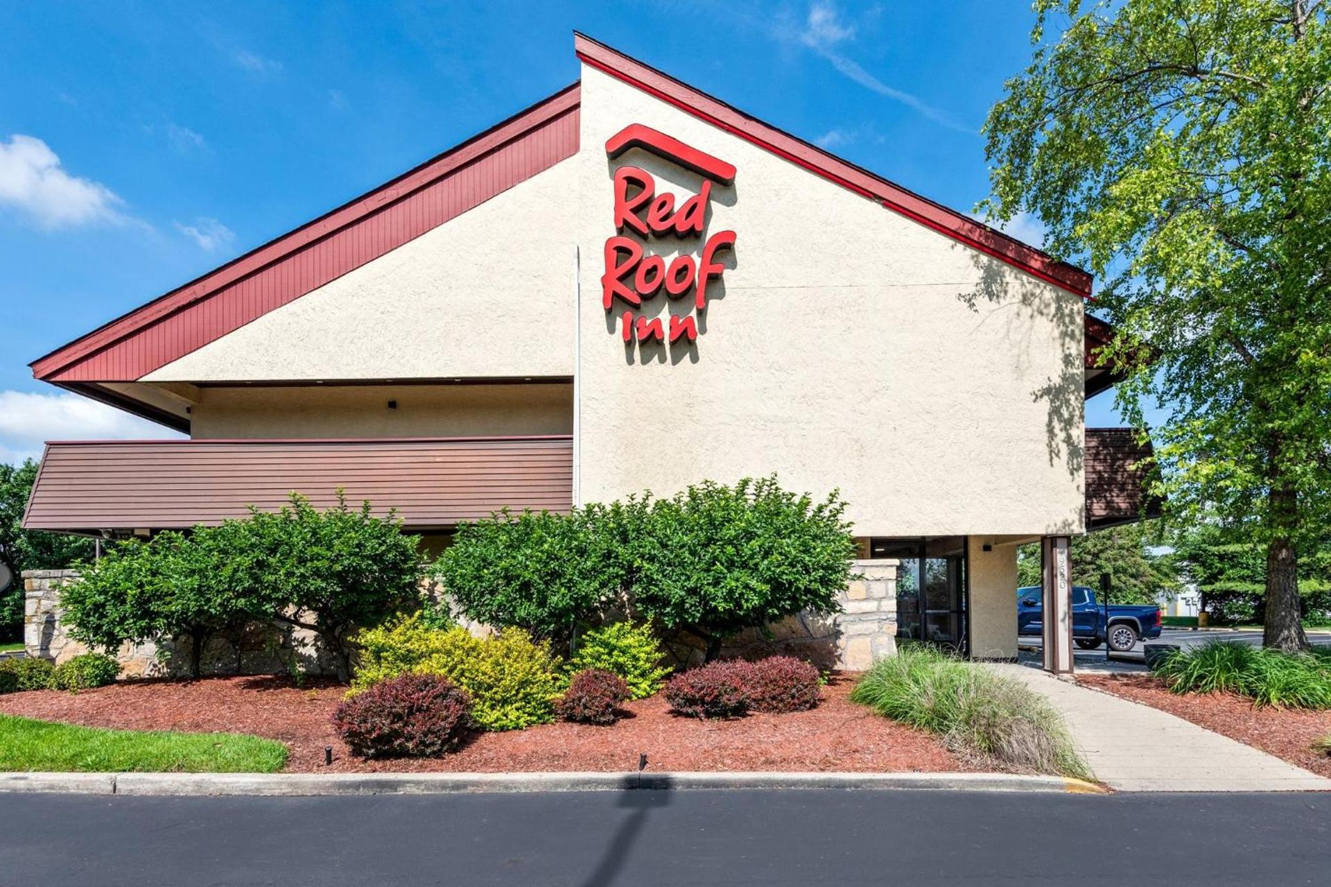 Red Roof Inn Indianapolis North - College Park photo 1