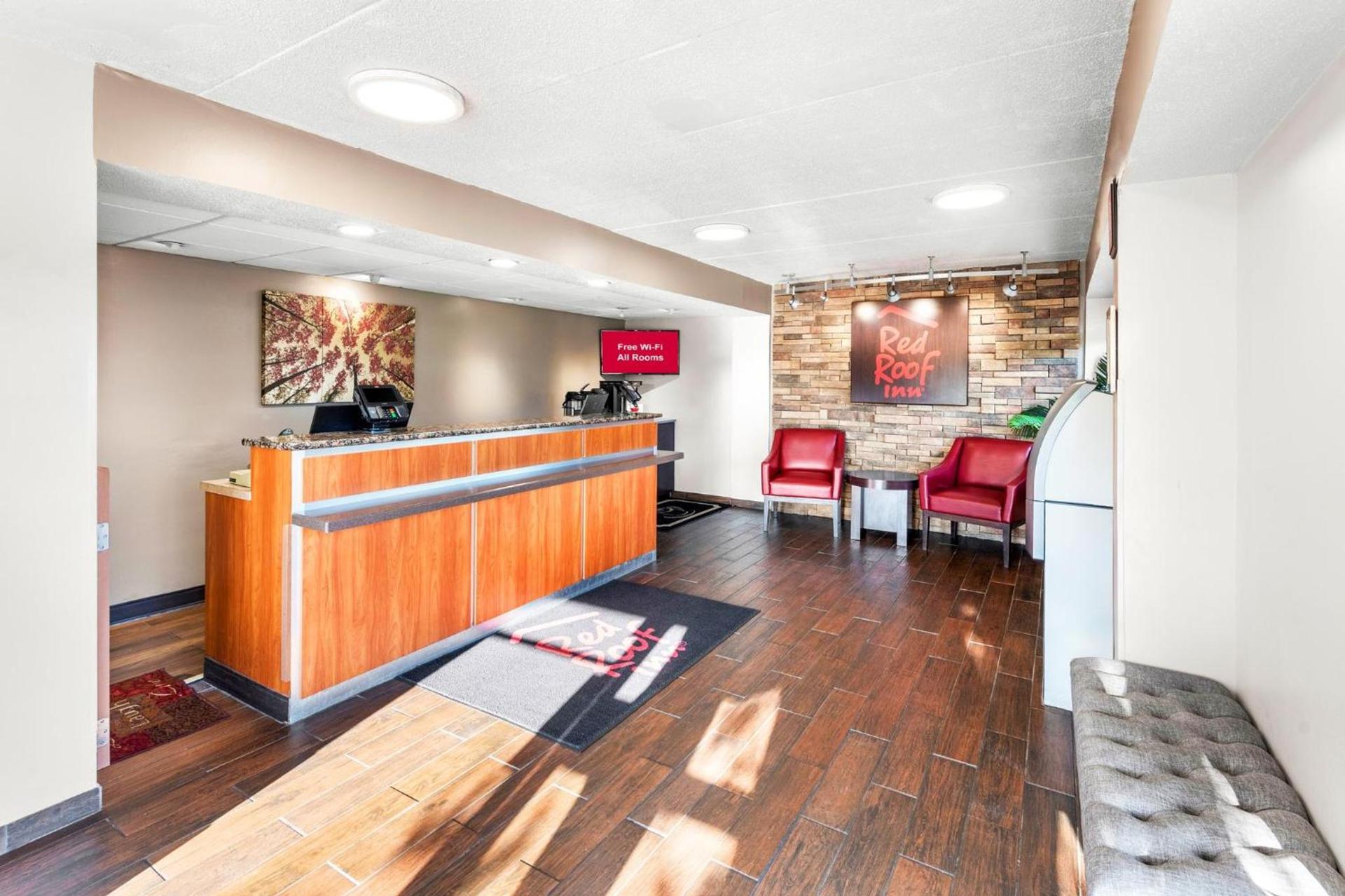 Red Roof Inn Indianapolis North - College Park photo 6