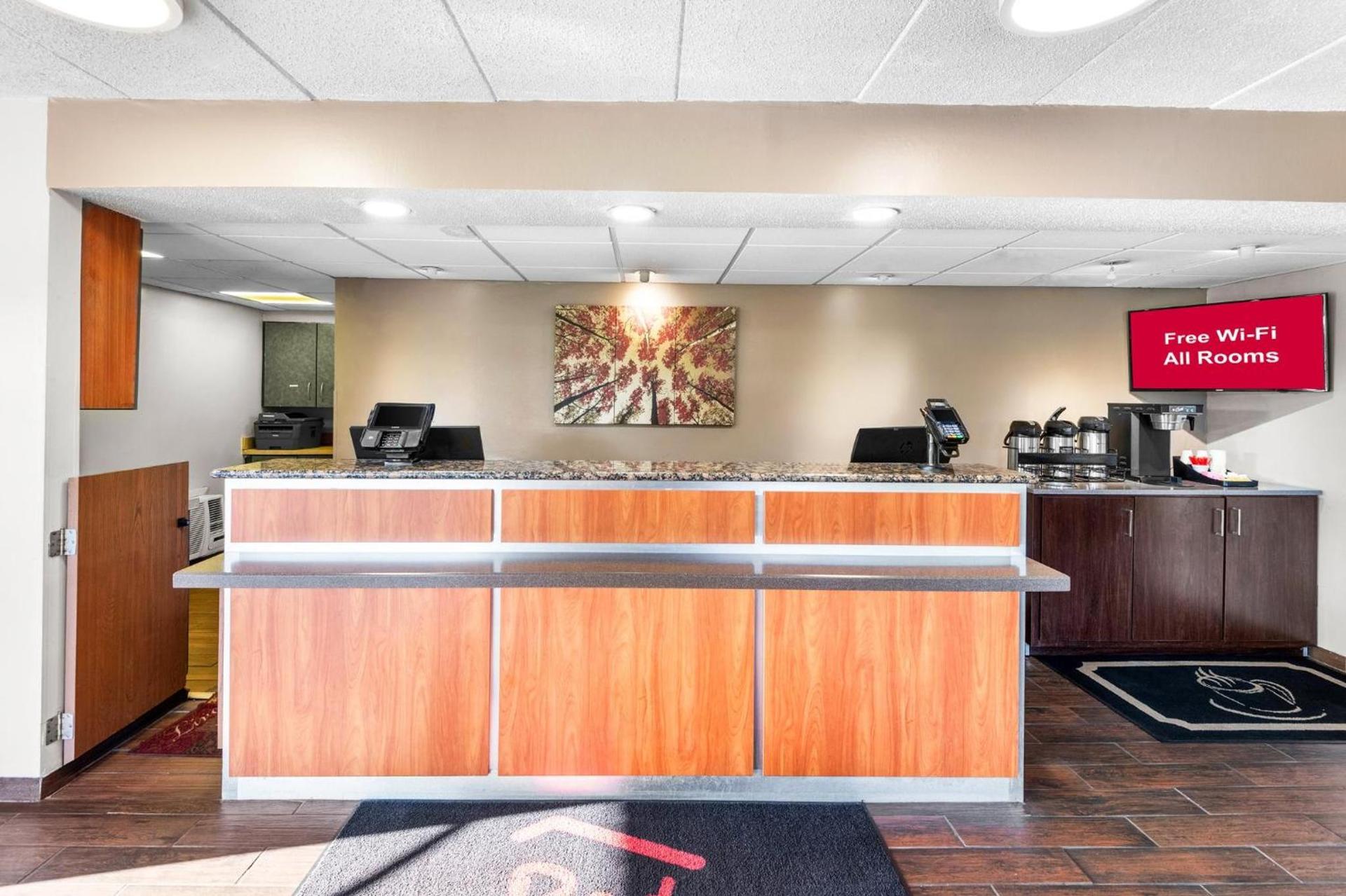 Red Roof Inn Indianapolis North - College Park photo 5