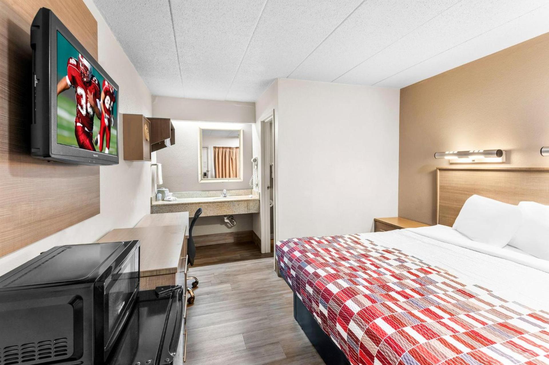 Red Roof Inn Indianapolis North - College Park photo 13
