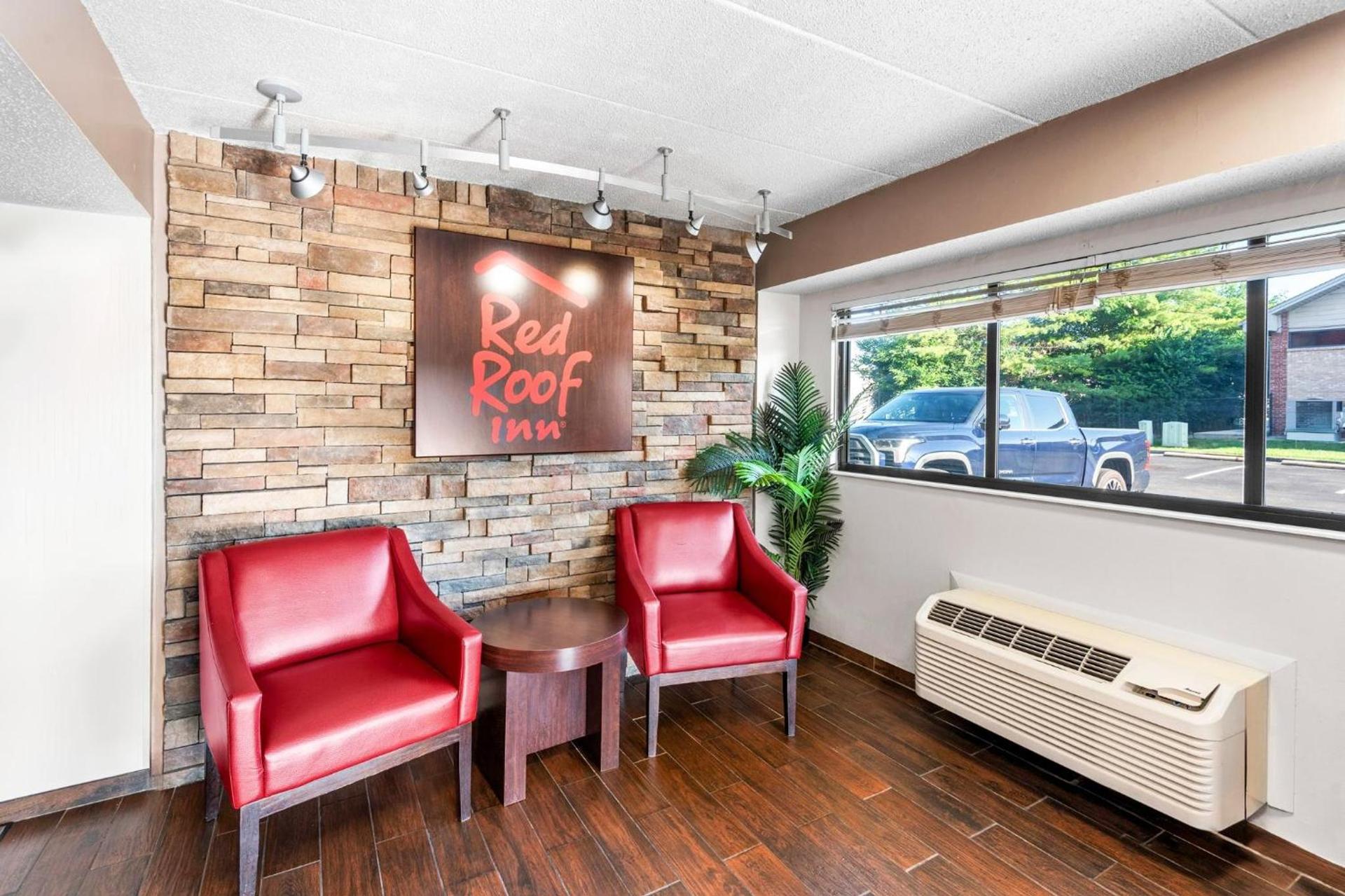 Red Roof Inn Indianapolis North - College Park photo 7