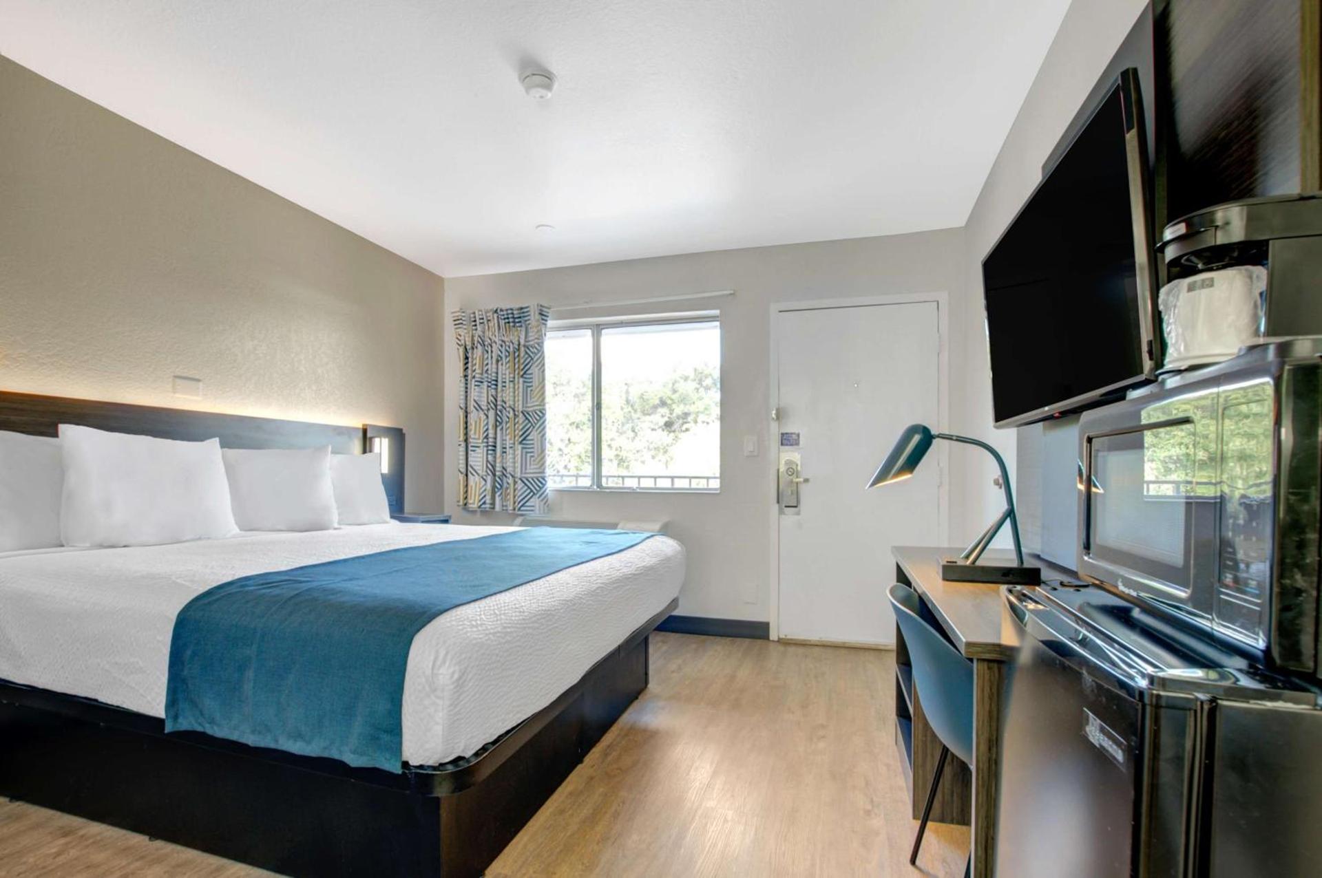 Motel 6-Venice, FL photo 11