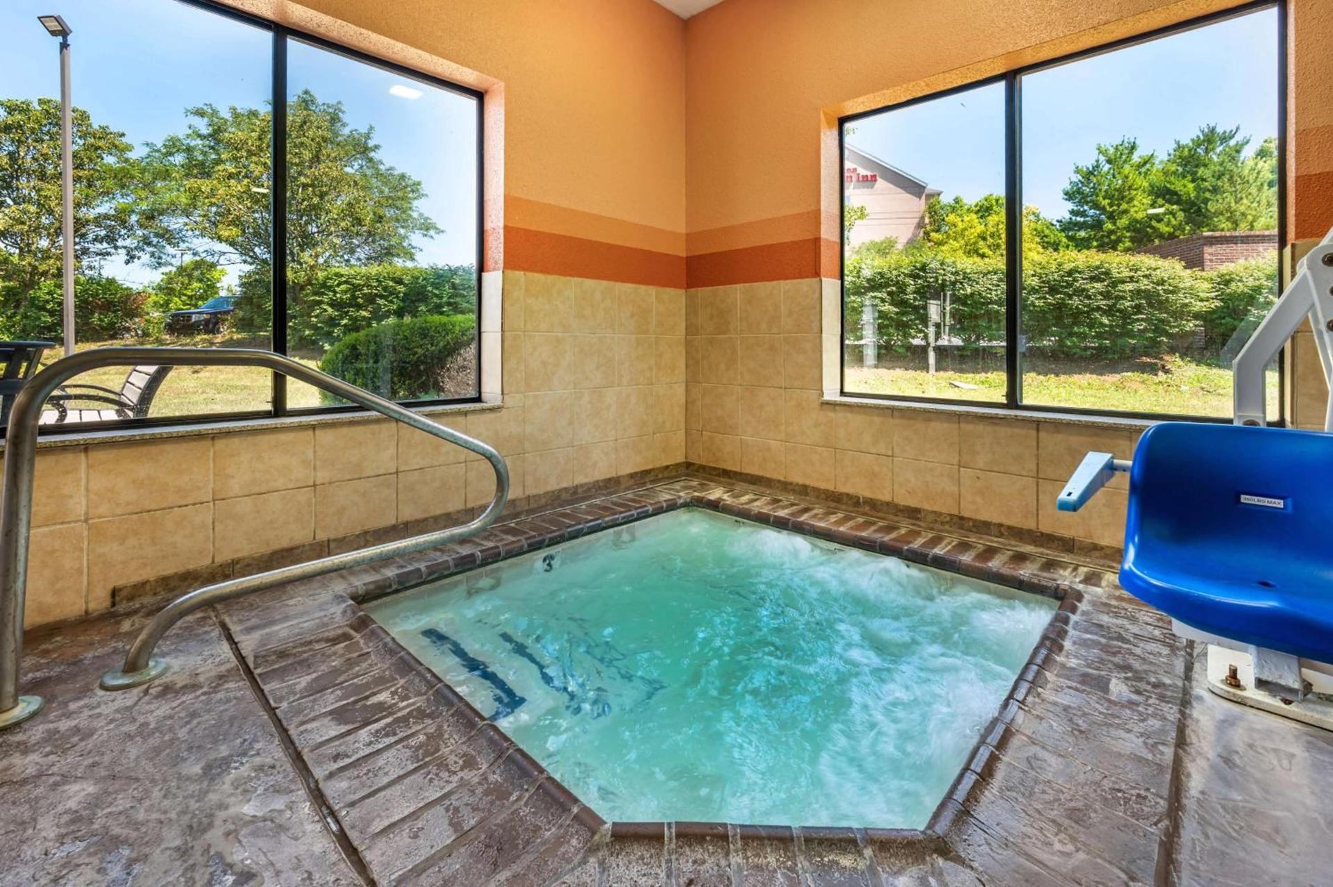 Best Western Plus Georgetown Corporate Center Hotel photo 32
