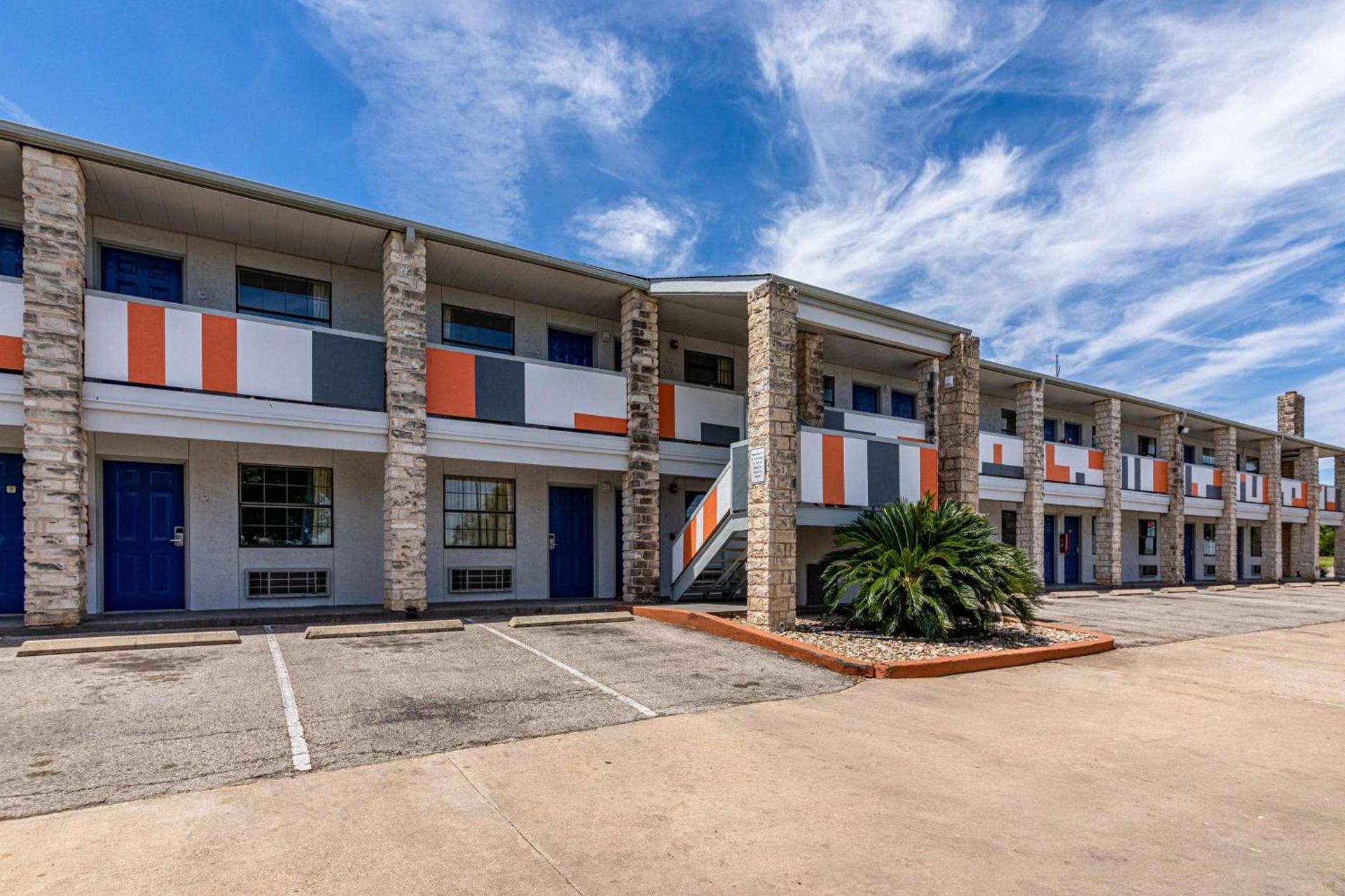 Motel 6-Georgetown, TX photo 9