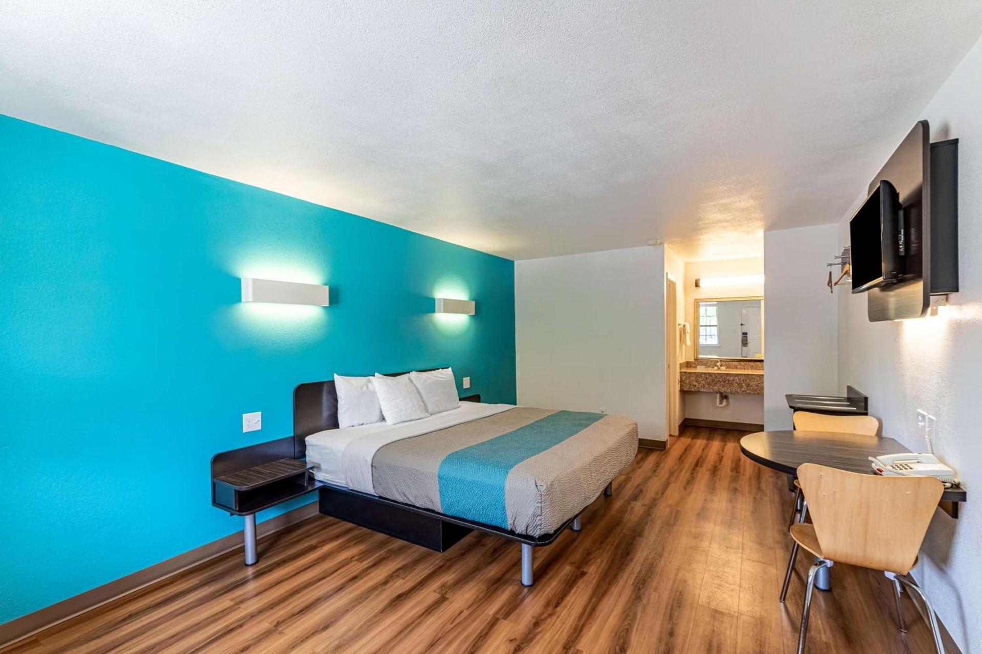 Motel 6-Georgetown, TX photo 10