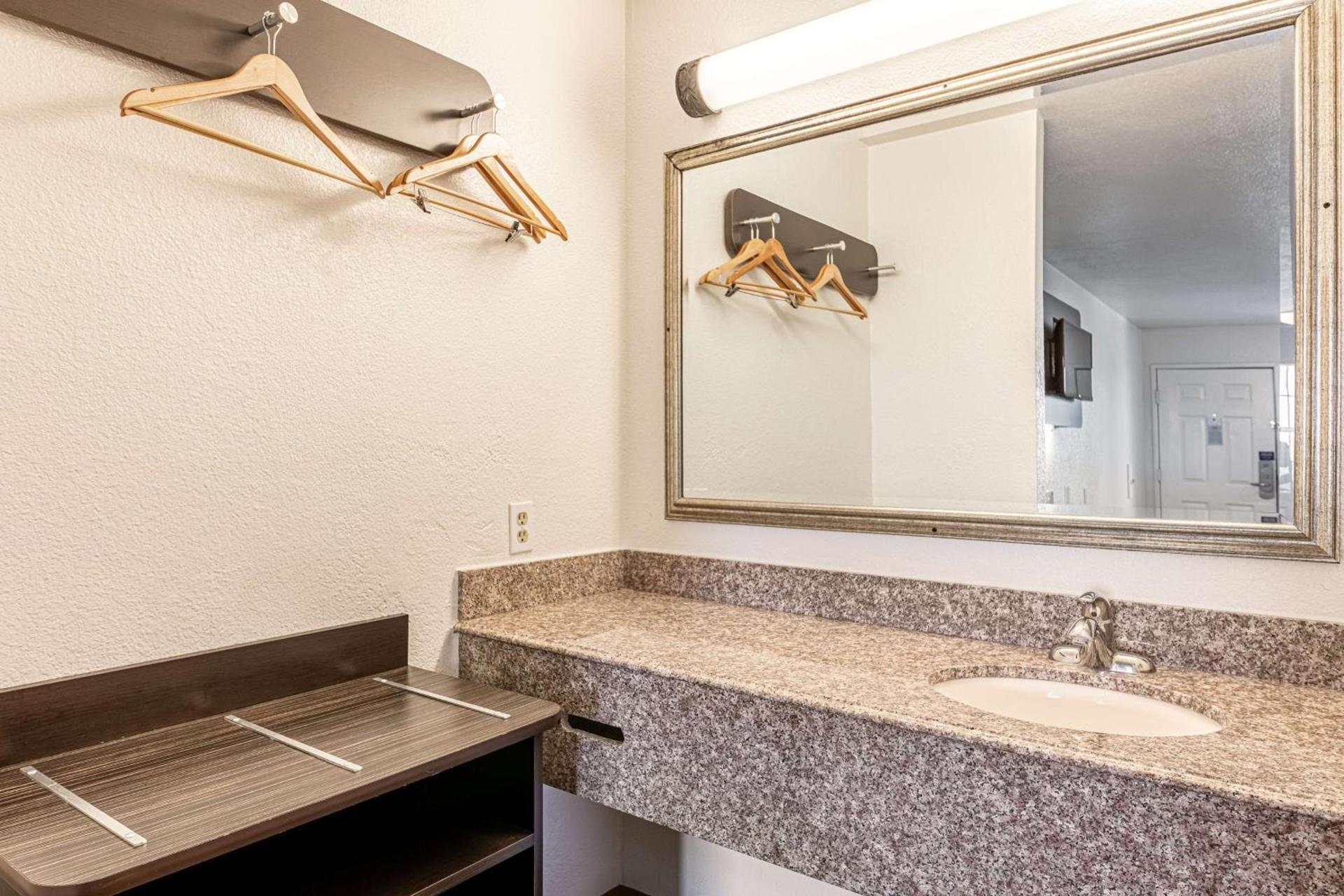 Motel 6-Georgetown, TX photo 22