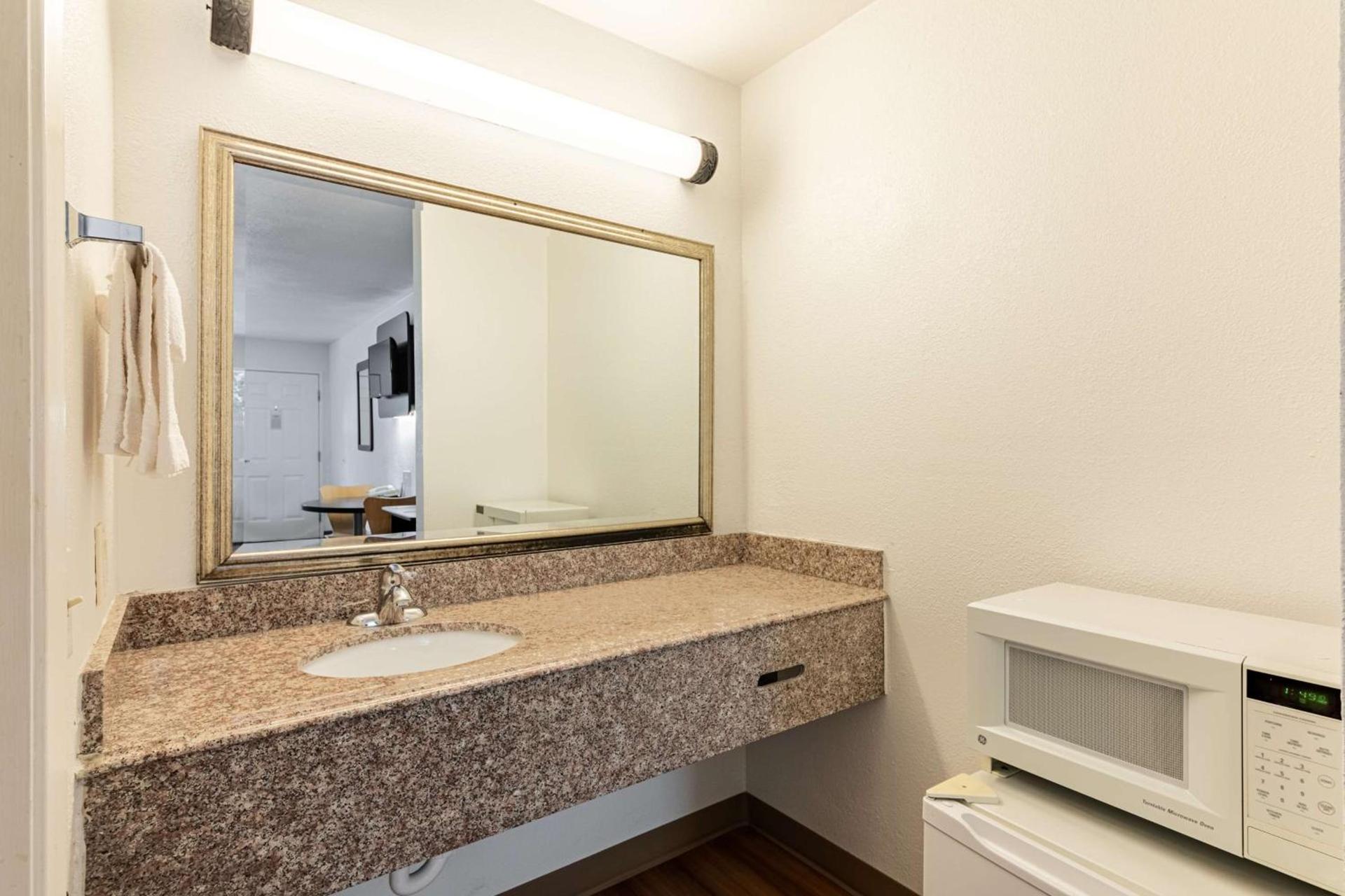 Motel 6-Georgetown, TX photo 23