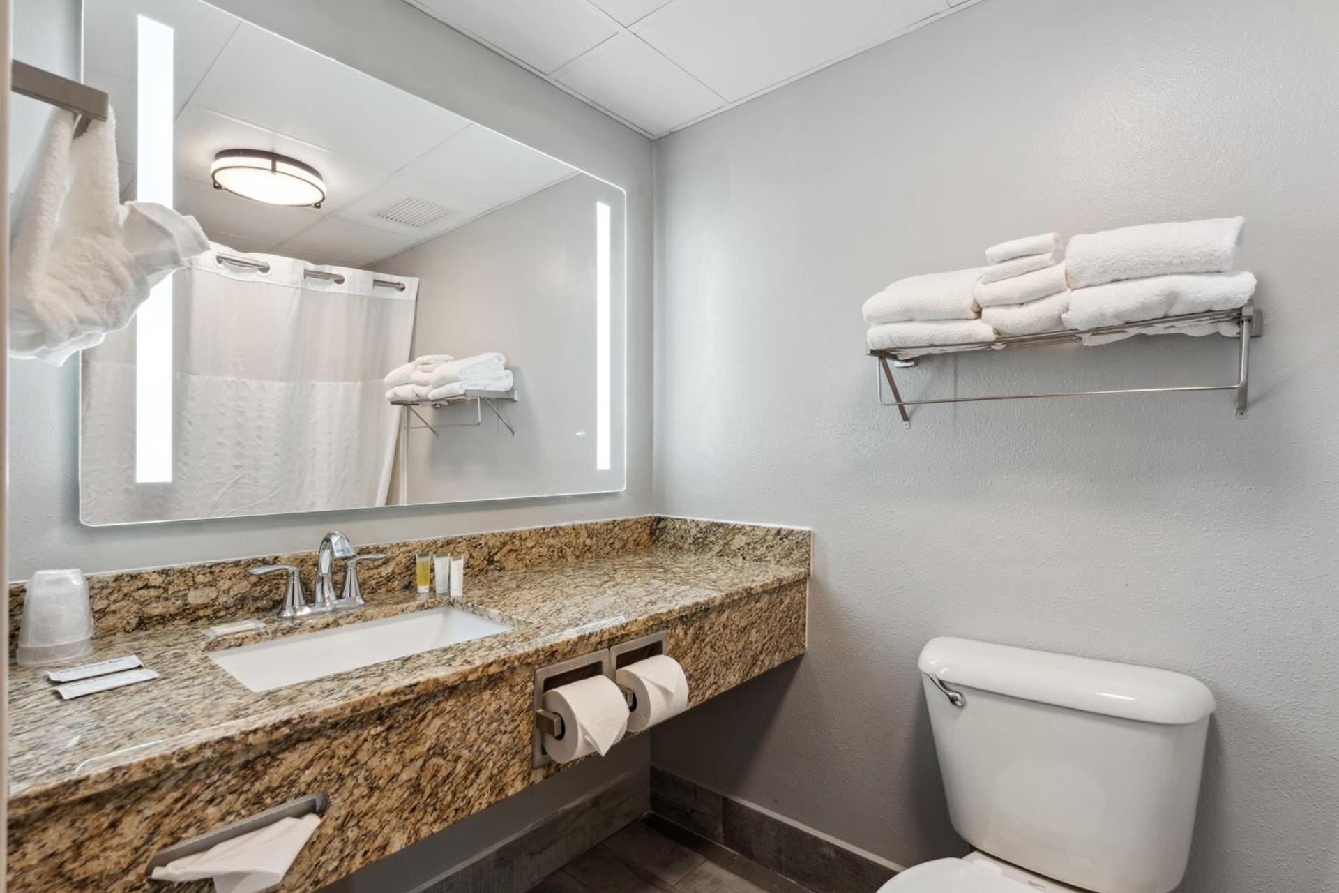 AmericInn by Wyndham Wisconsin Dells photo 29