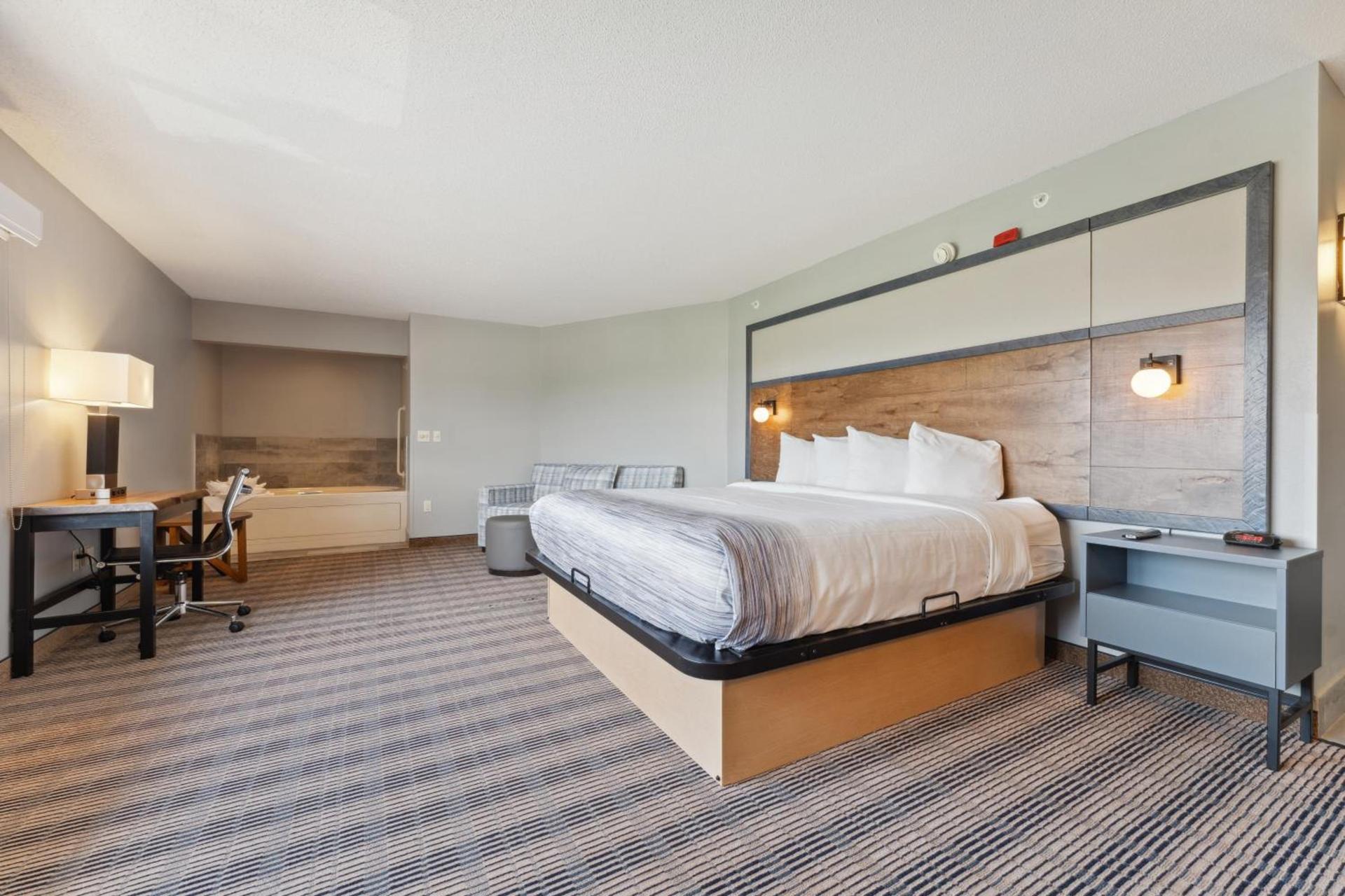 AmericInn by Wyndham Wisconsin Dells photo 33