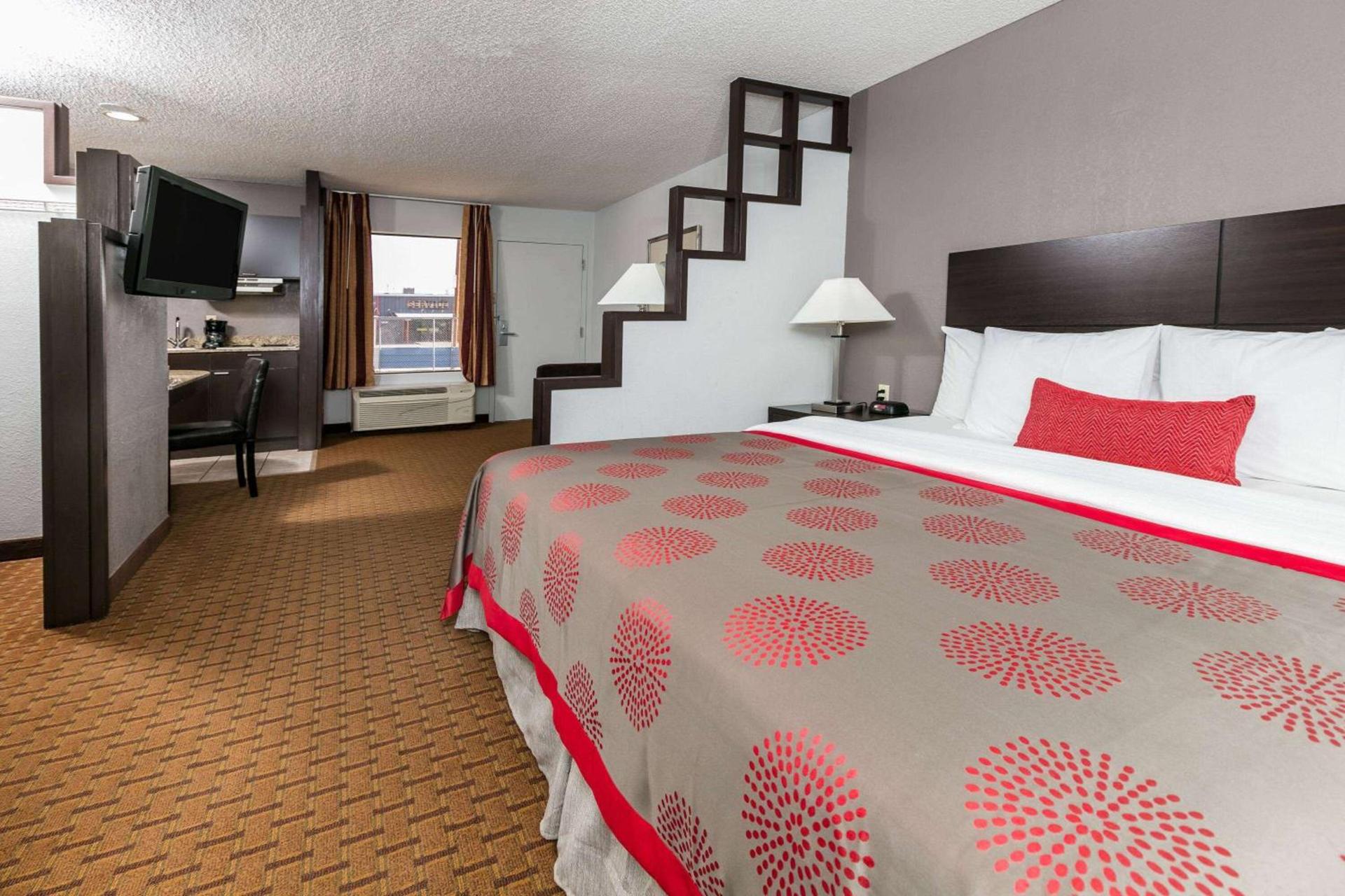 Ramada by Wyndham El Paso photo 13
