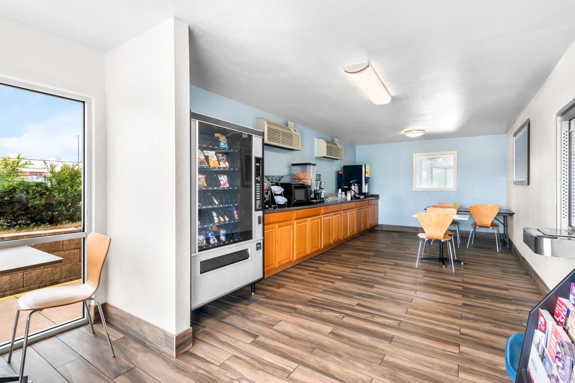 Americas Best Value Inn Stillwater photo 23