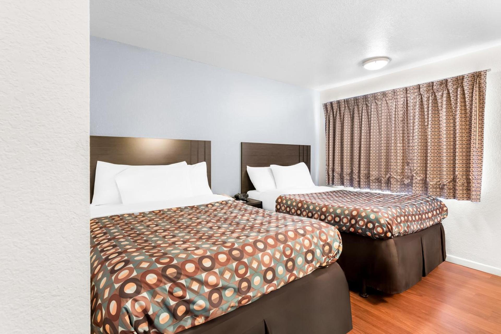 Americas Best Value Inn Stillwater photo 14