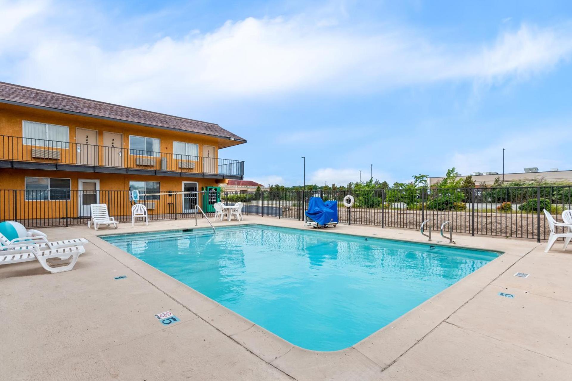 Americas Best Value Inn Stillwater photo 13