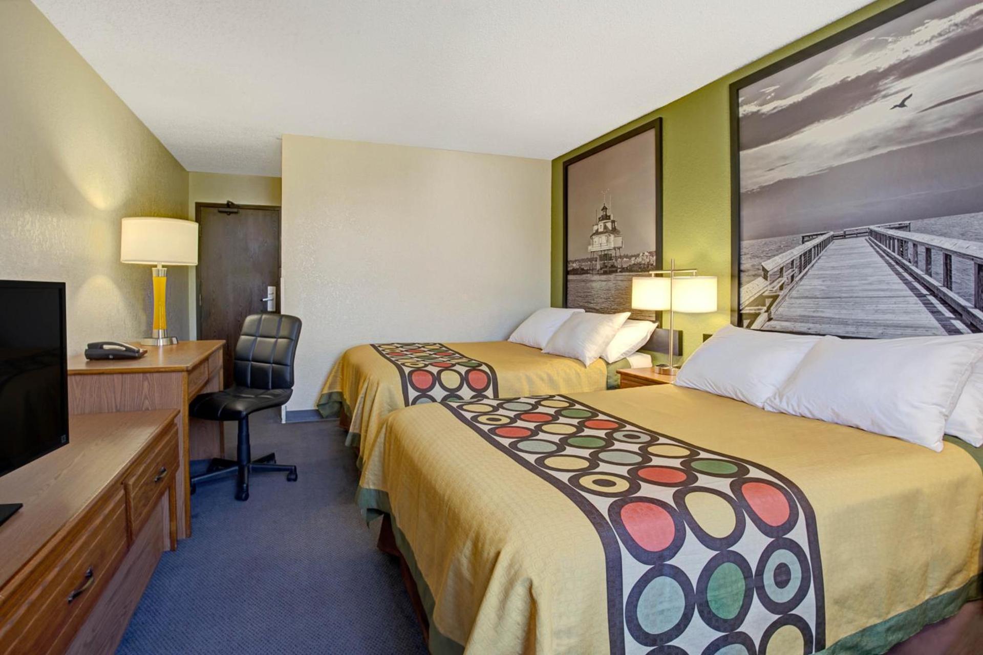 Super 8 by Wyndham College Park Wash DC Area photo 15