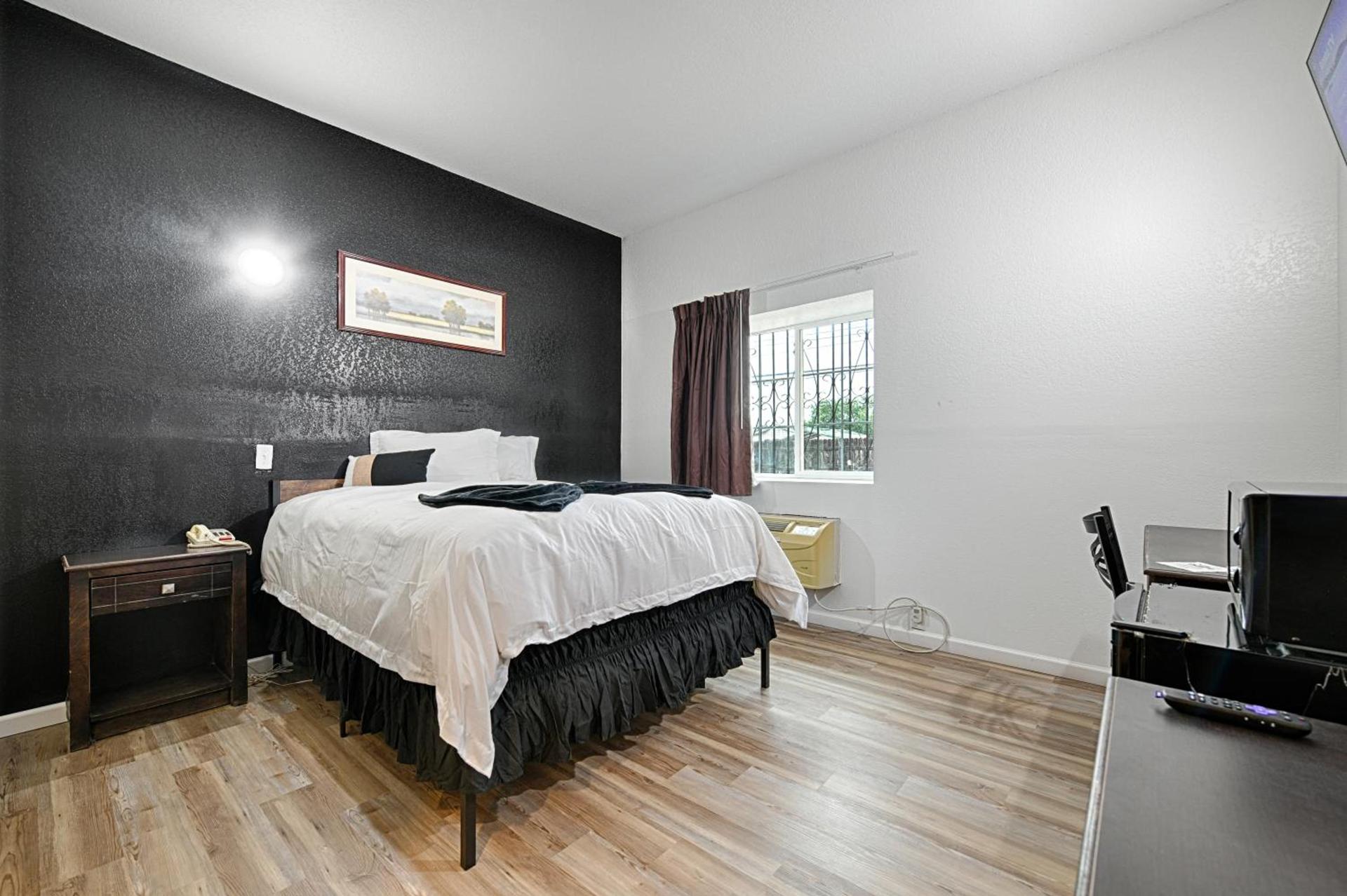 Hotel Dilley Grand photo 16