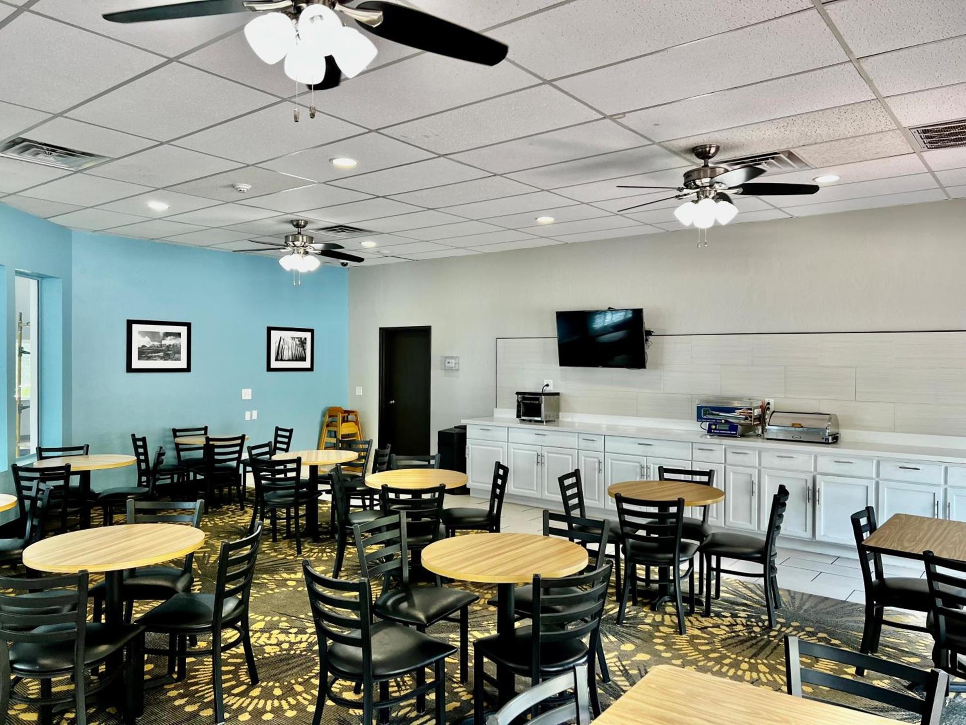 Days Inn by Wyndham Williams photo 56