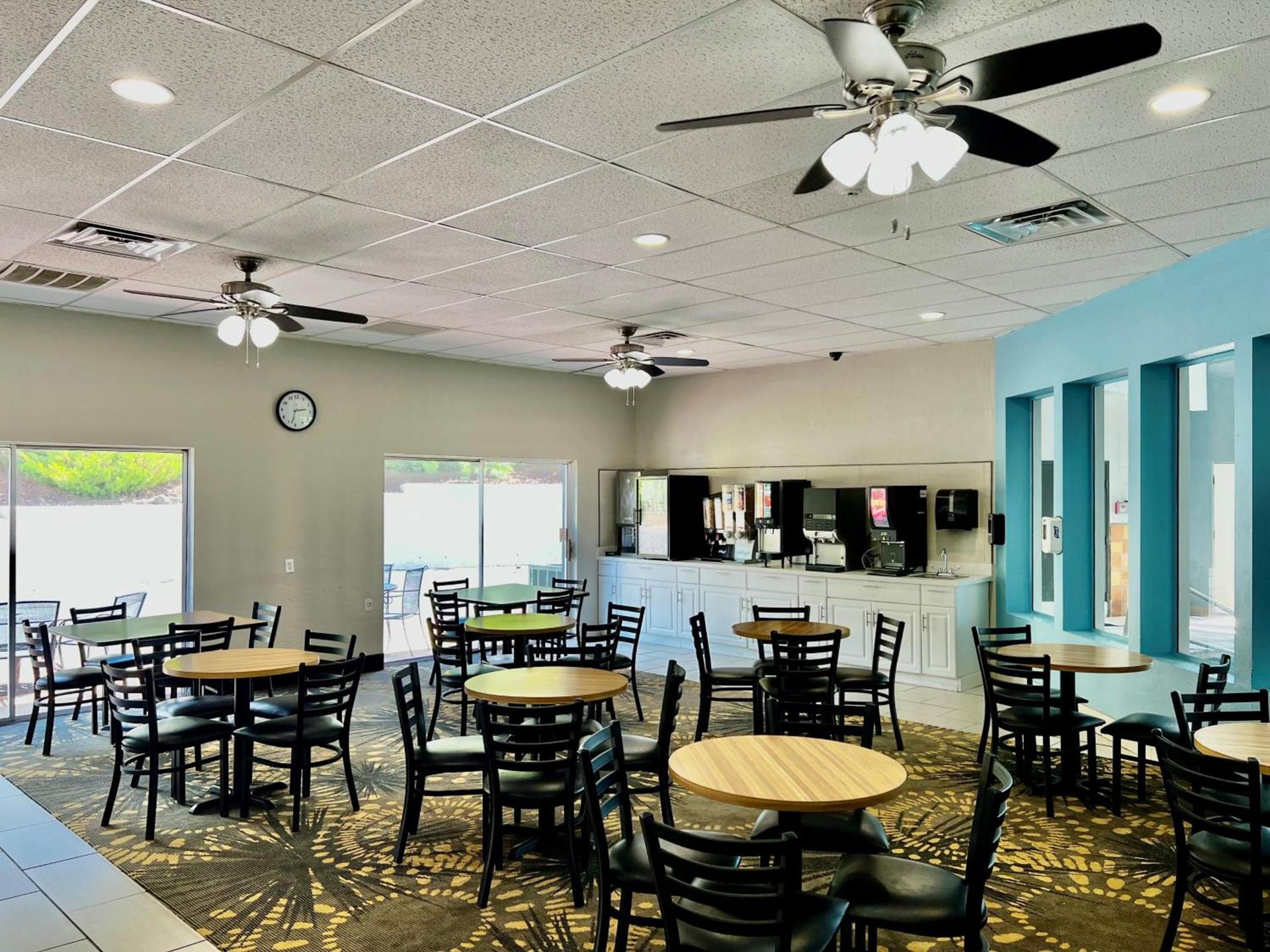 Days Inn by Wyndham Williams photo 57