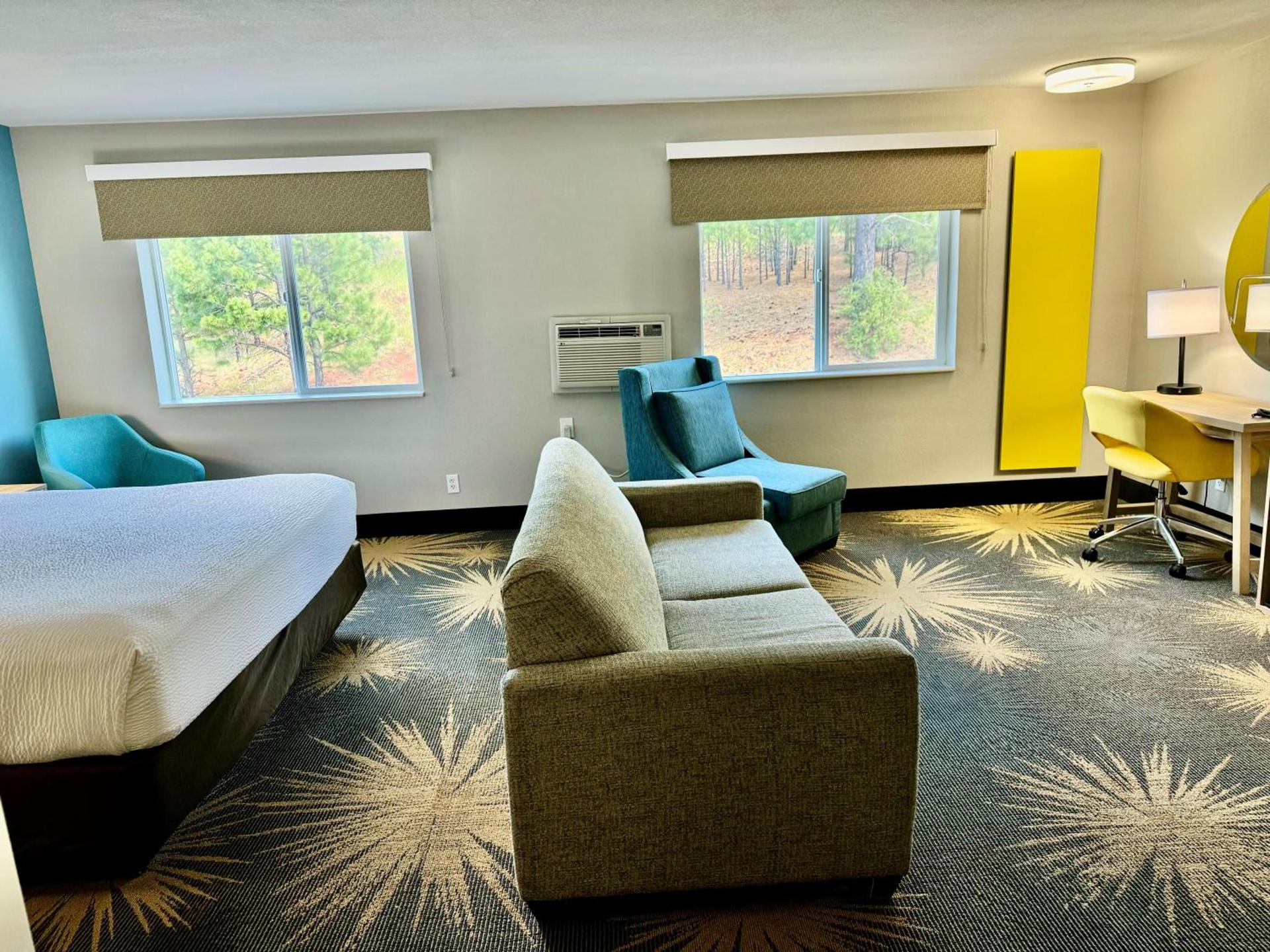 Days Inn by Wyndham Williams photo 74