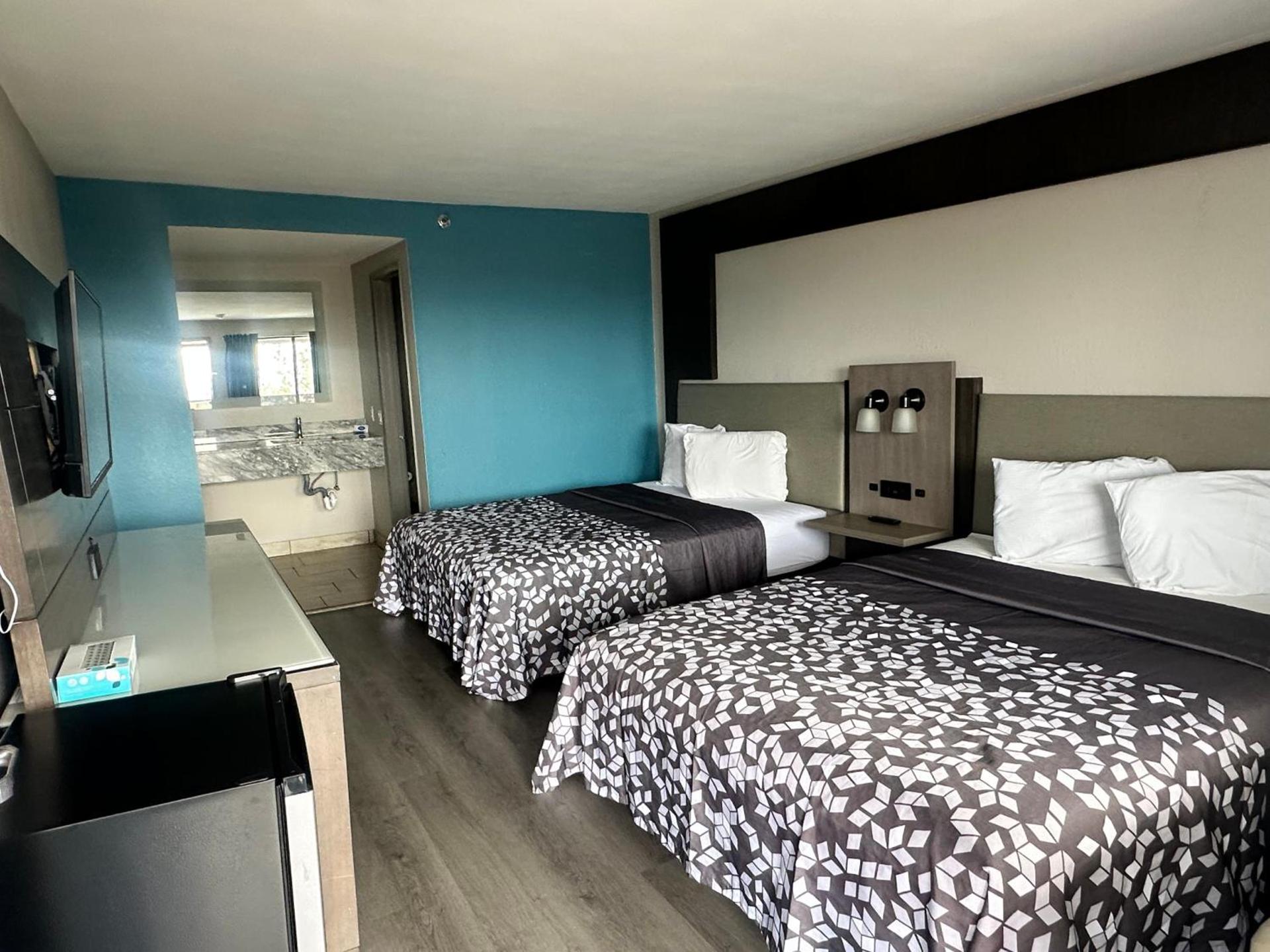 Days Inn by Wyndham El Paso Airport East photo 24