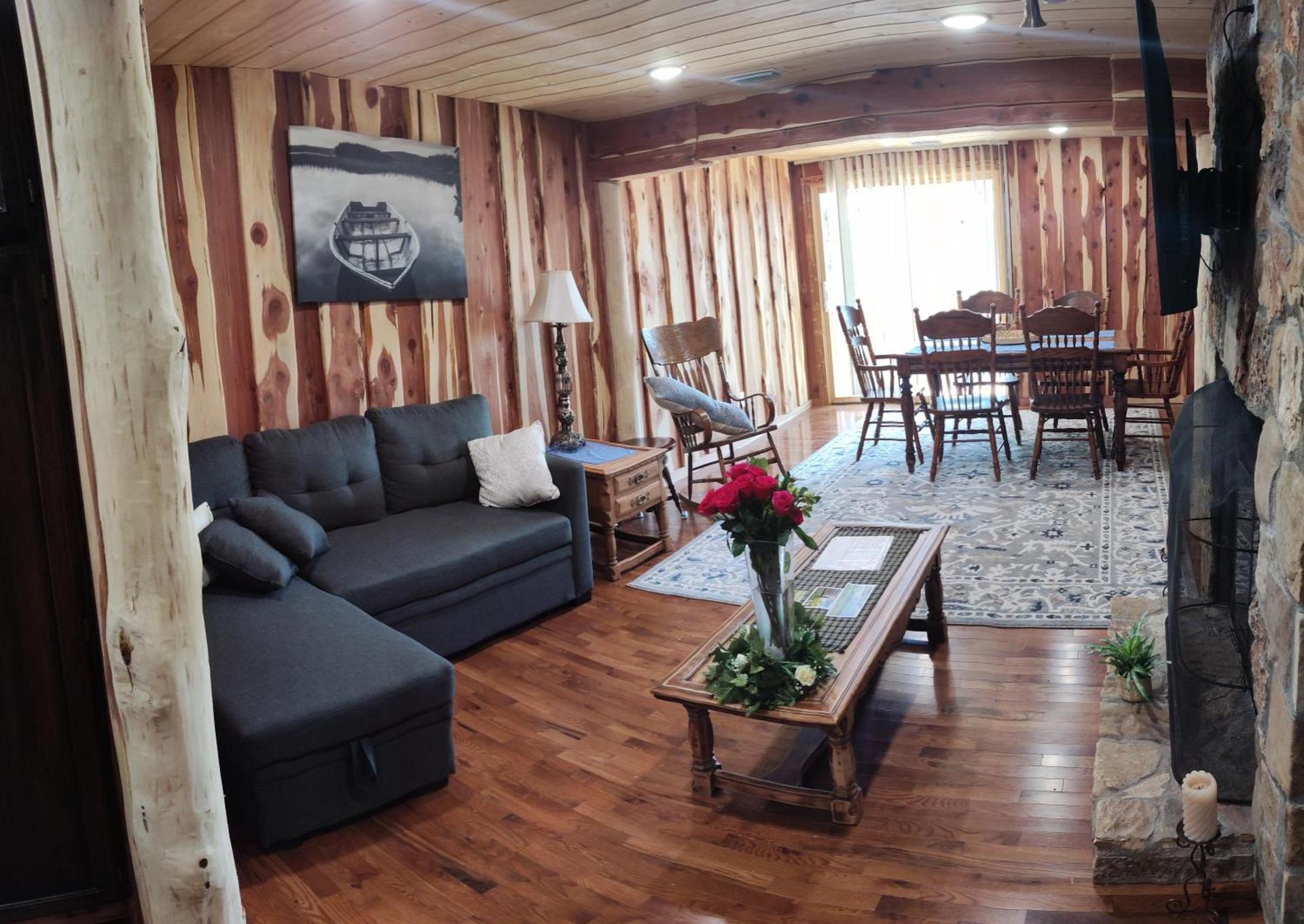 Cedar House photo 12