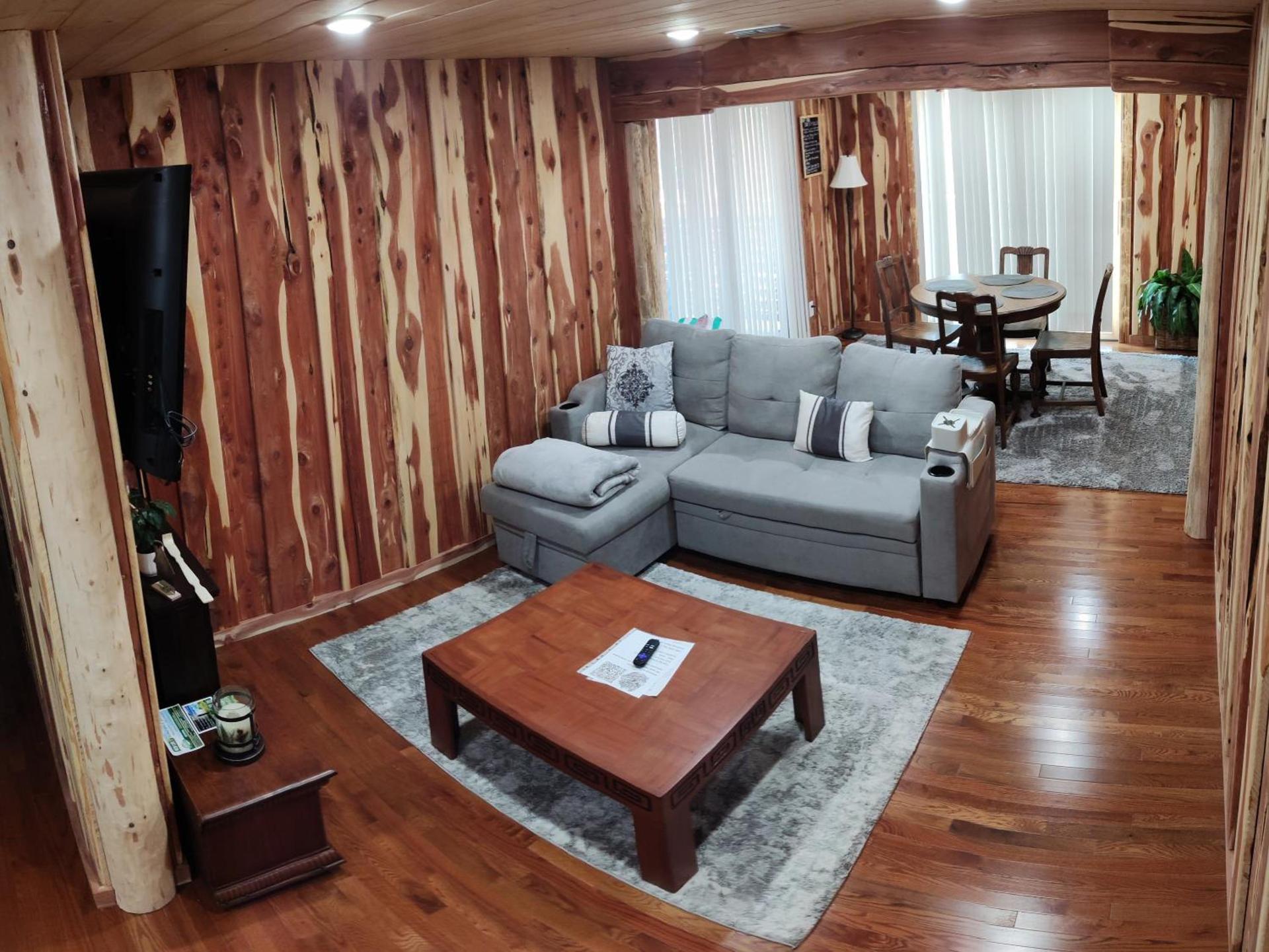Cedar House photo 25