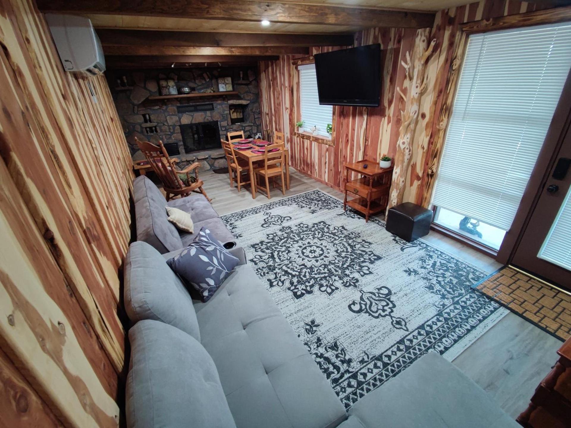 Cedar House photo 4