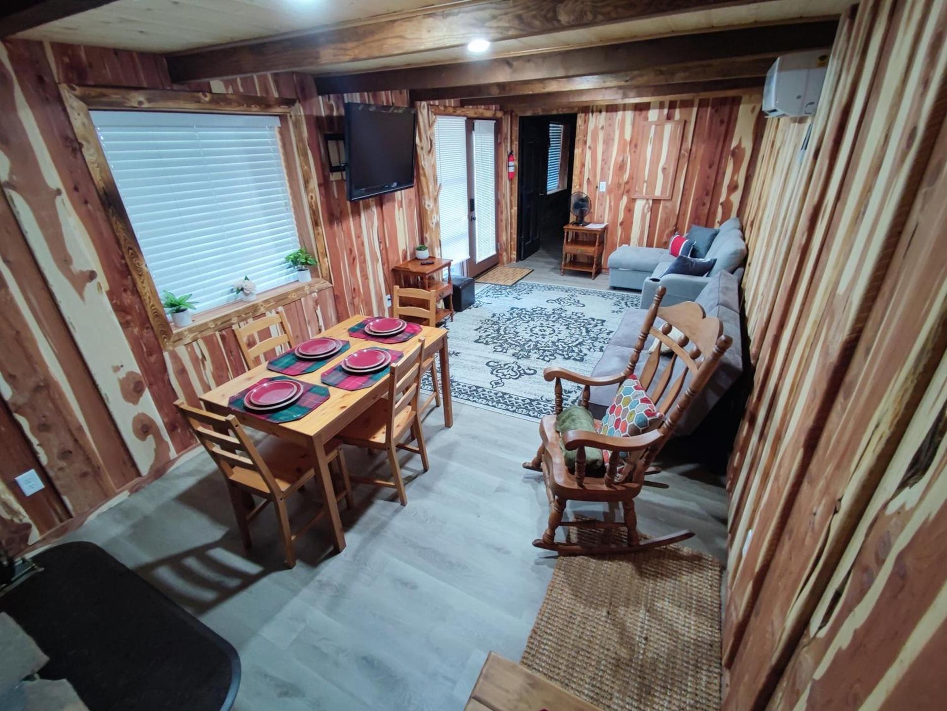 Cedar House photo 5