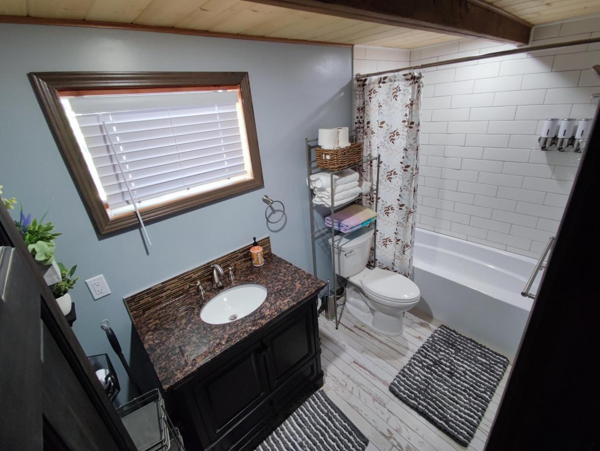 Cedar House photo 8