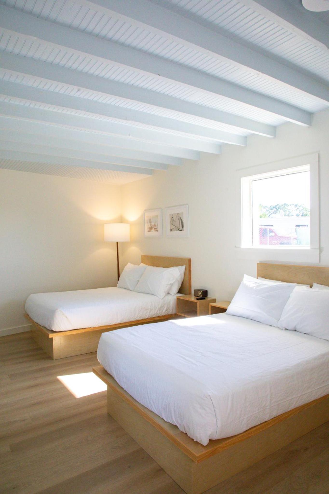 Driftwood Motel photo 7