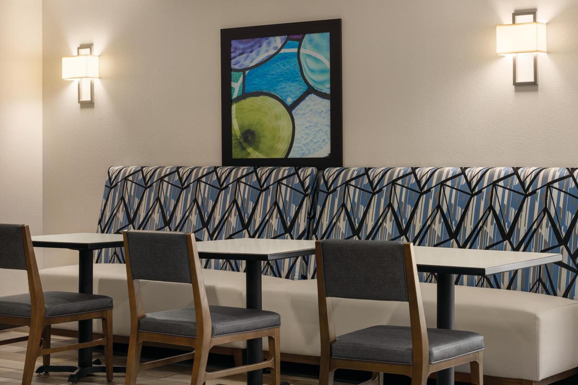Holiday Inn Express & Suites Colorado Springs Central by IHG photo 24