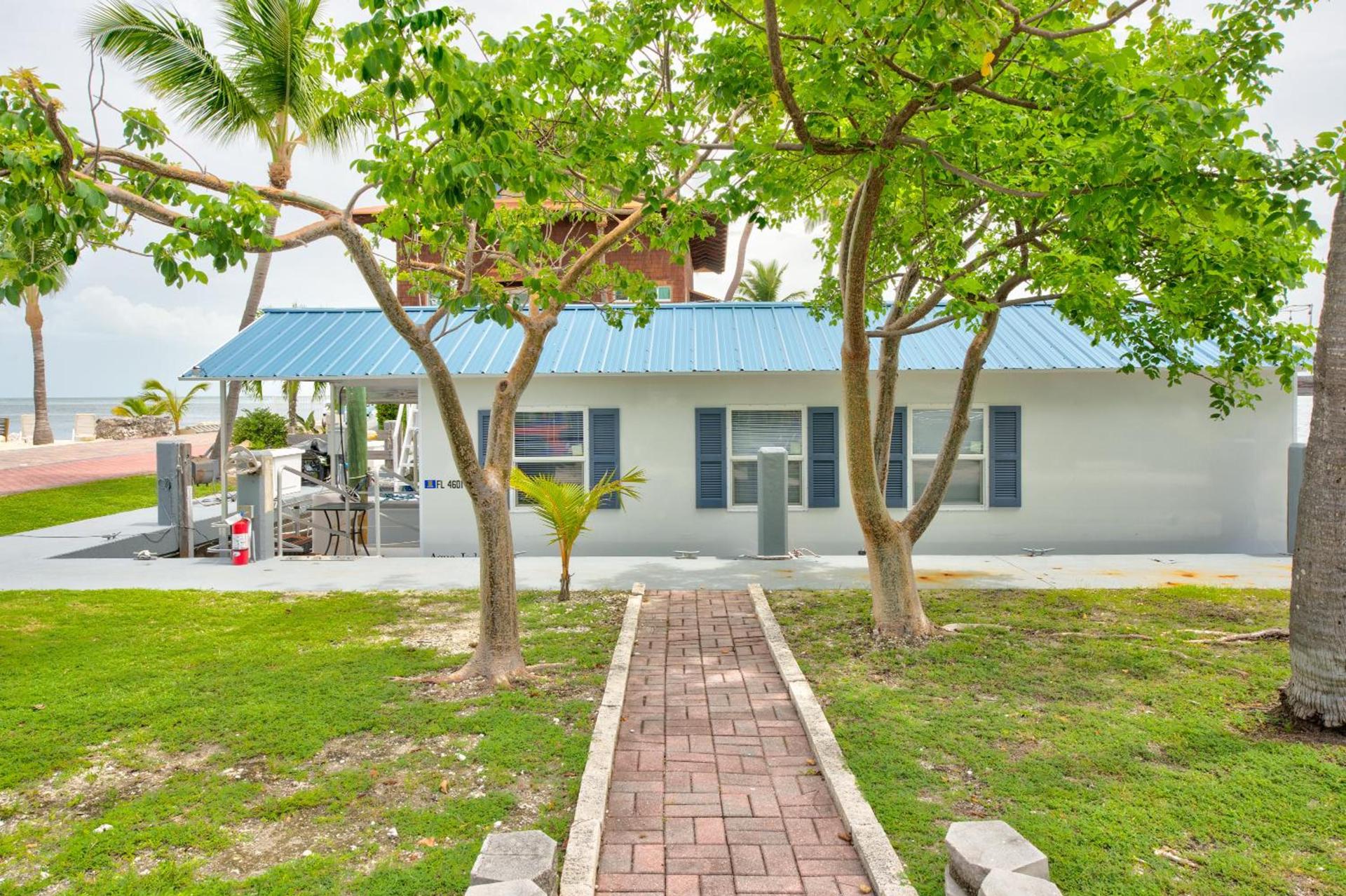 Aqua Lodges at 47th Street photo 2