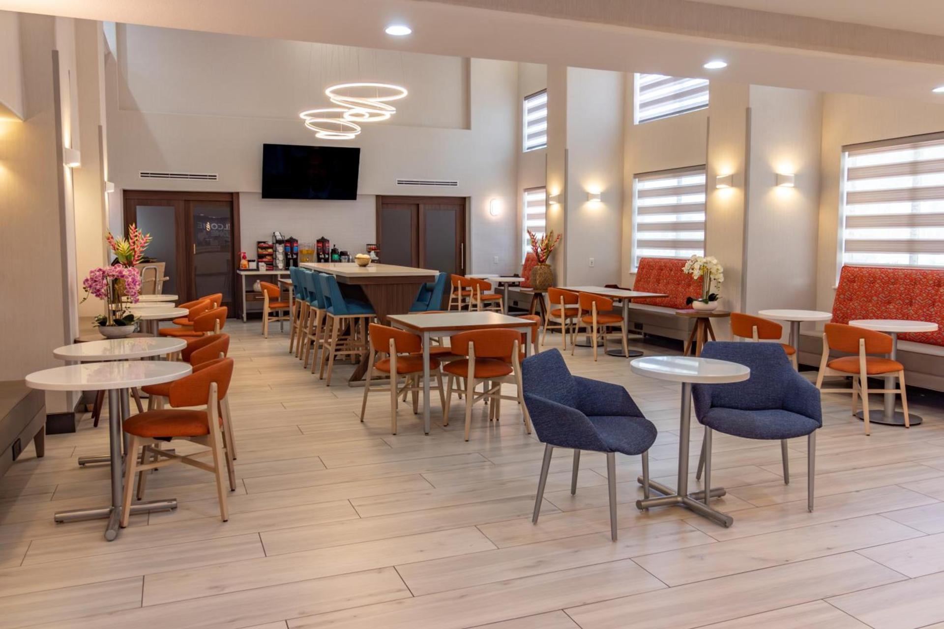 Hampton Inn & Suites Denton photo 38