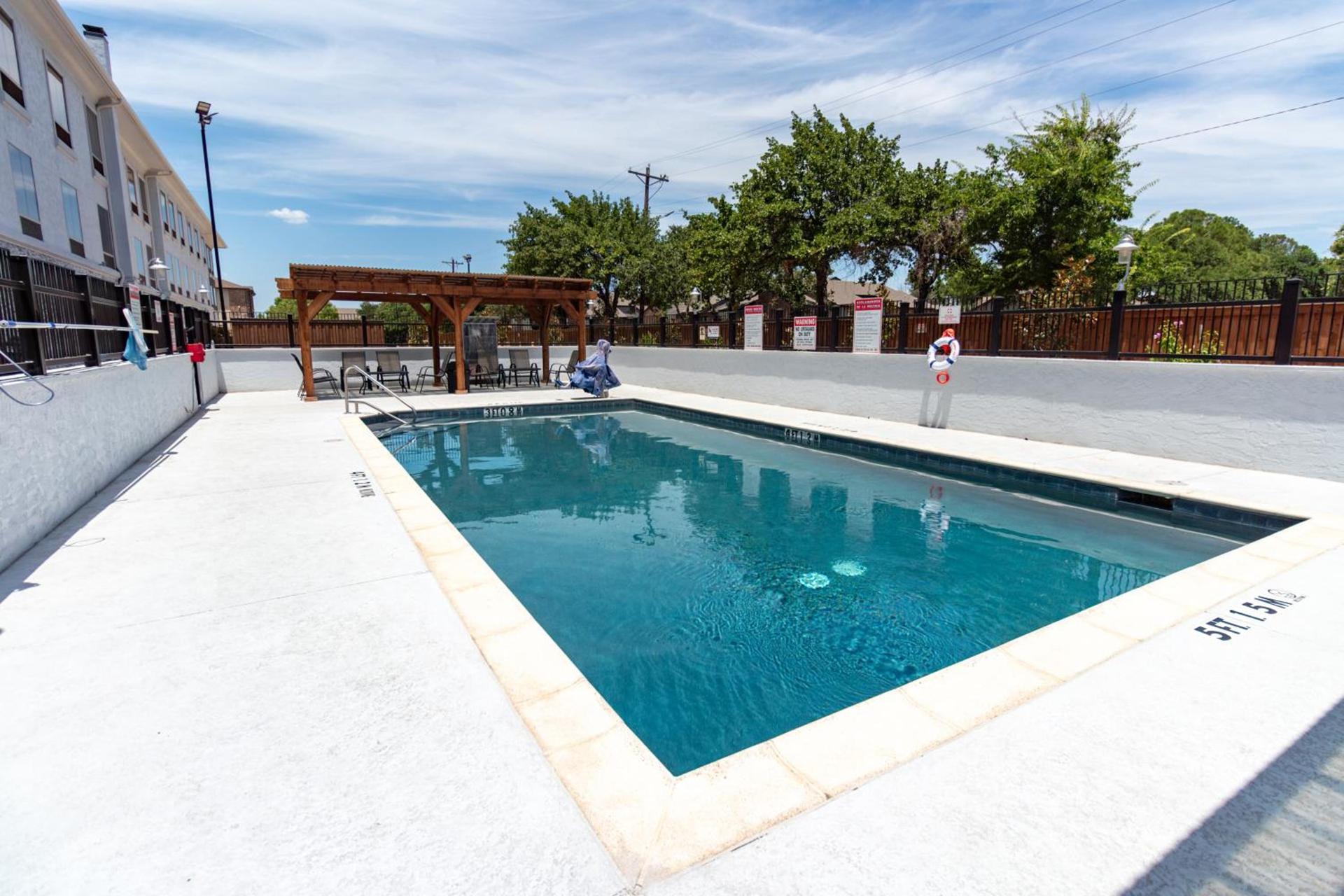 Hampton Inn & Suites Denton photo 45