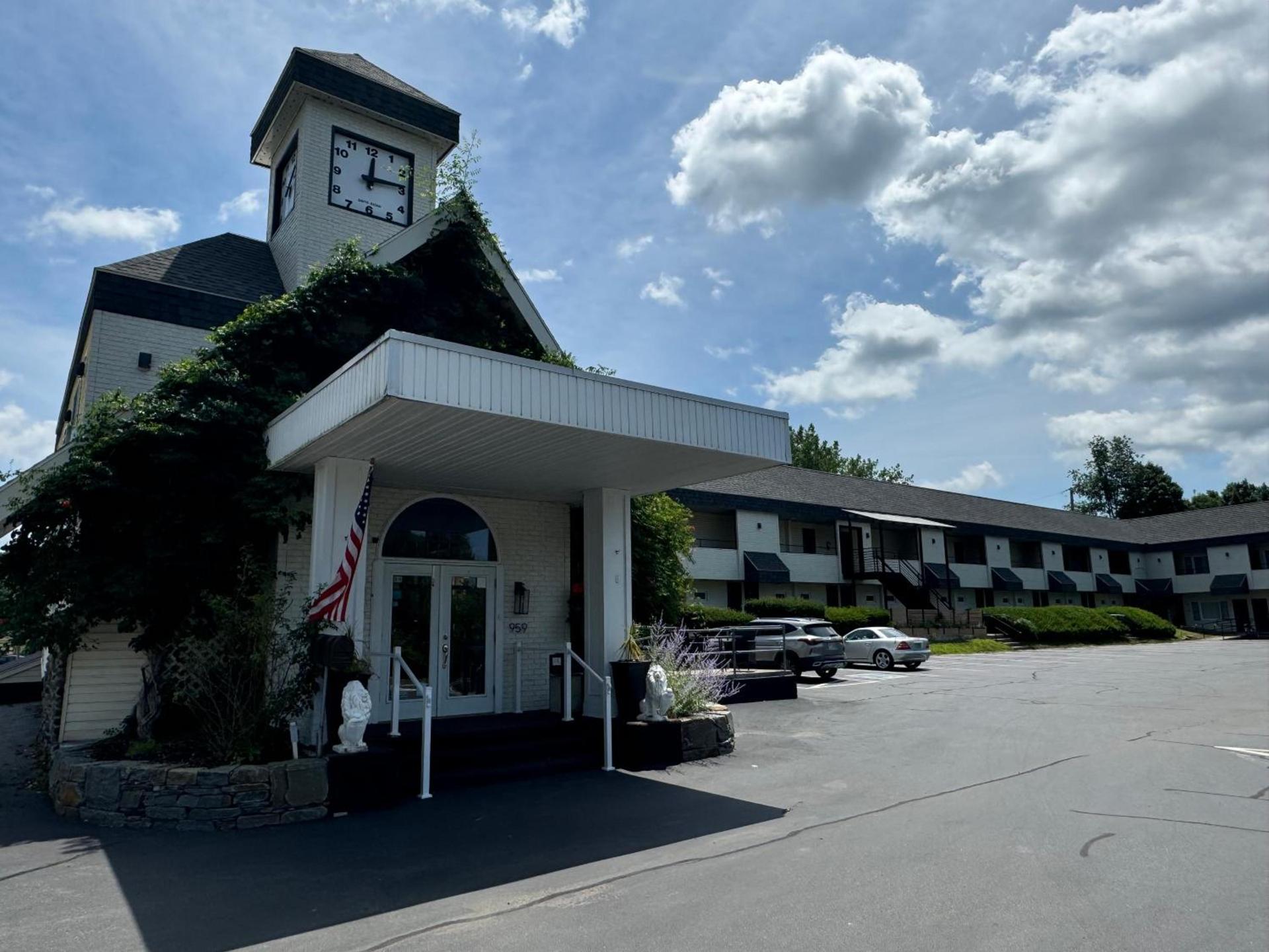 The Black Mountain Inn photo 59
