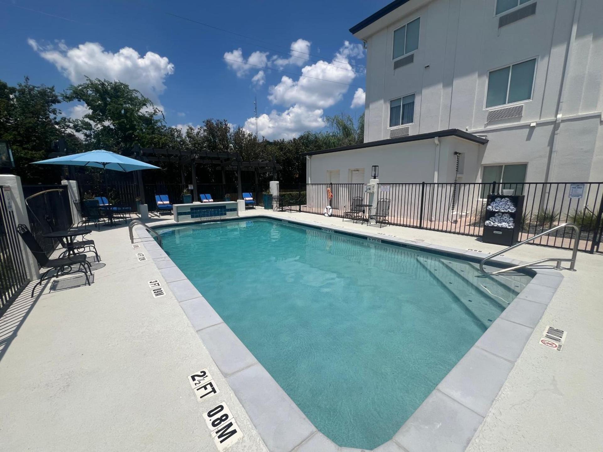 Blanco River Hotel photo 2